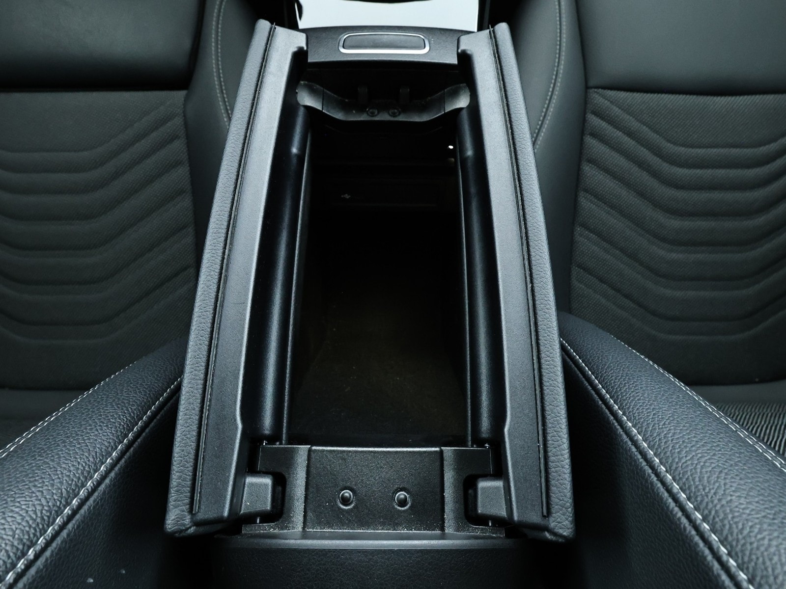 Mercedes Benz CLA-Klasse Limousine CLA 180 #14