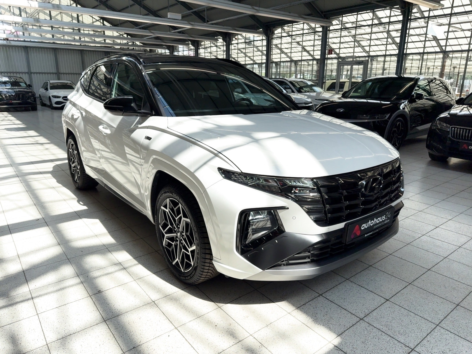 Hyundai Tucson SUV / Crossover / Geländewagen HYUNDAI Tucson 1.6 T-GDI Plug-in Hybrid 4WD Auto Sports Utility Vehicle #1