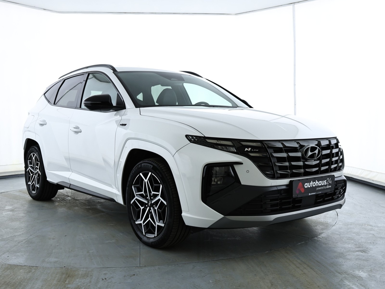 Hyundai Tucson SUV / Crossover / Geländewagen HYUNDAI Tucson 1.6 T-GDI Plug-in Hybrid 4WD Auto Sports Utility Vehicle #1