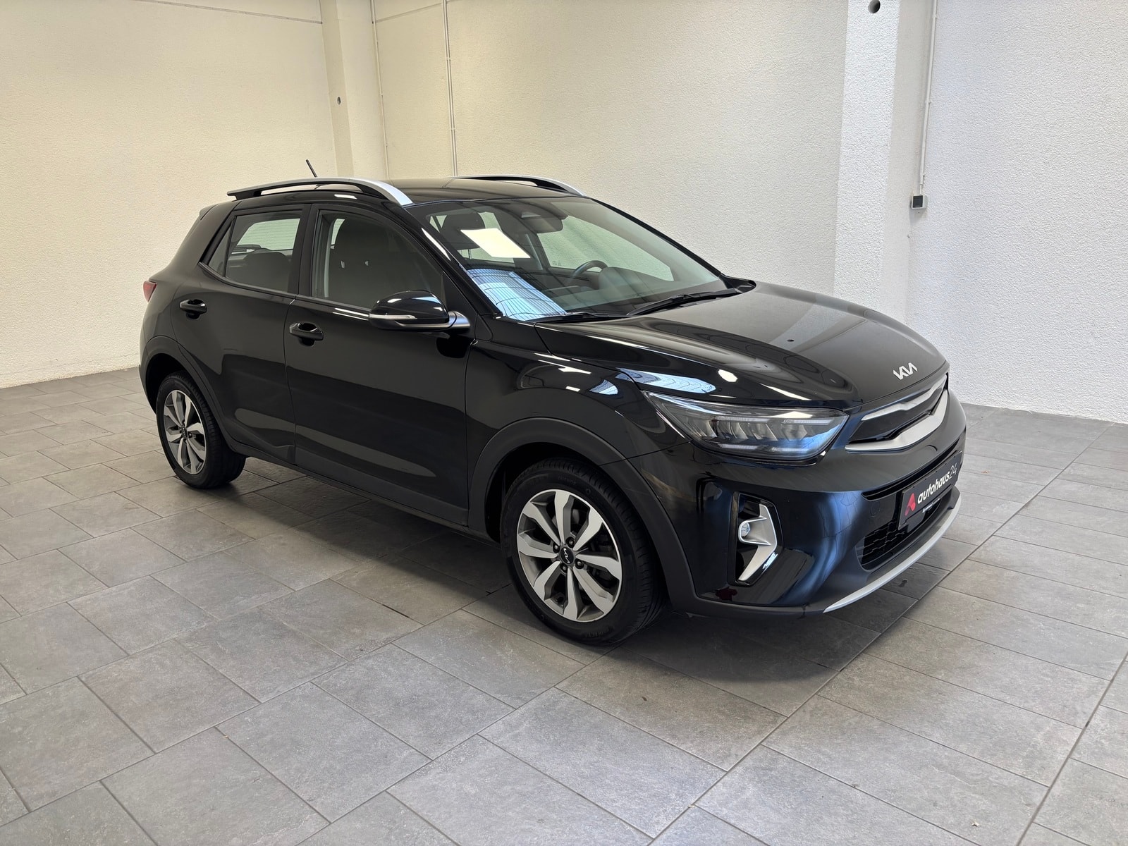 Kia Stonic SUV / Crossover / Geländewagen KIA Stonic 1.0 T-GDI 100 Vision DCT7 Sports Utility Vehicle #1
