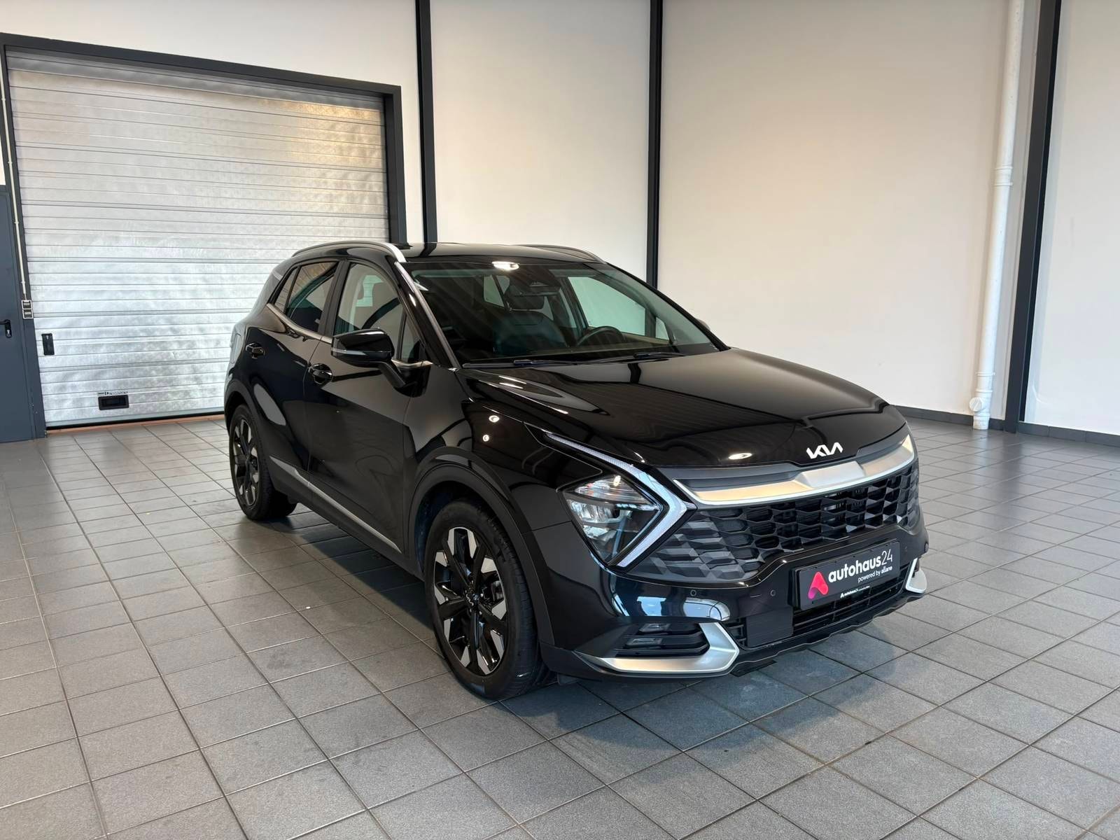 Kia Sportage SUV / Crossover / Geländewagen KIA Sportage 1.6 T-GDI Plug-in Hybrid Auto 4WD Sports Utility Vehicle #1