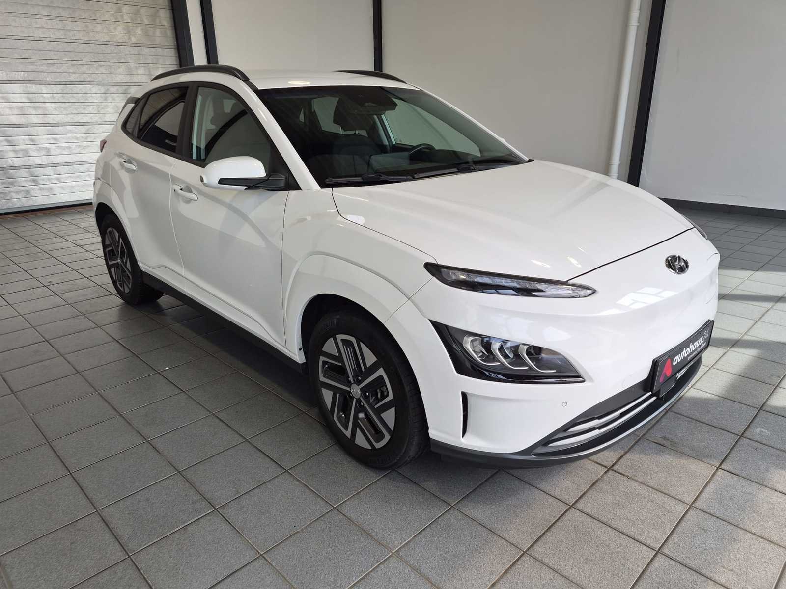 Hyundai Kona SUV / Crossover / Geländewagen HYUNDAI Kona ELEKTRO 100kW Advantage-Paket Sports Utility Vehicle #1