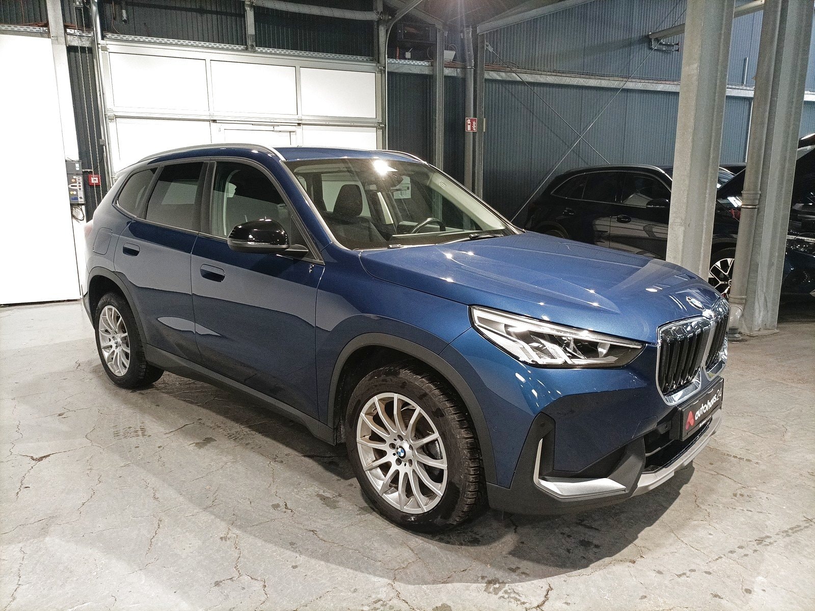 BMW X1 SUV / Crossover / Geländewagen BMW X1 sDrive18d Steptronic Sports Utility Vehicle #1