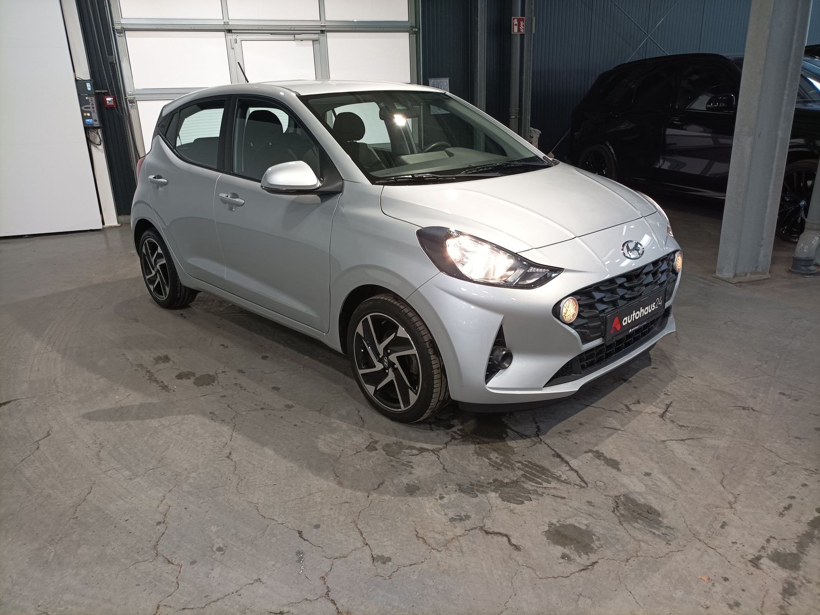 Hyundai i10 Schräghecklimousine HYUNDAI i10 1.0 Trend Schräghecklimousine #1