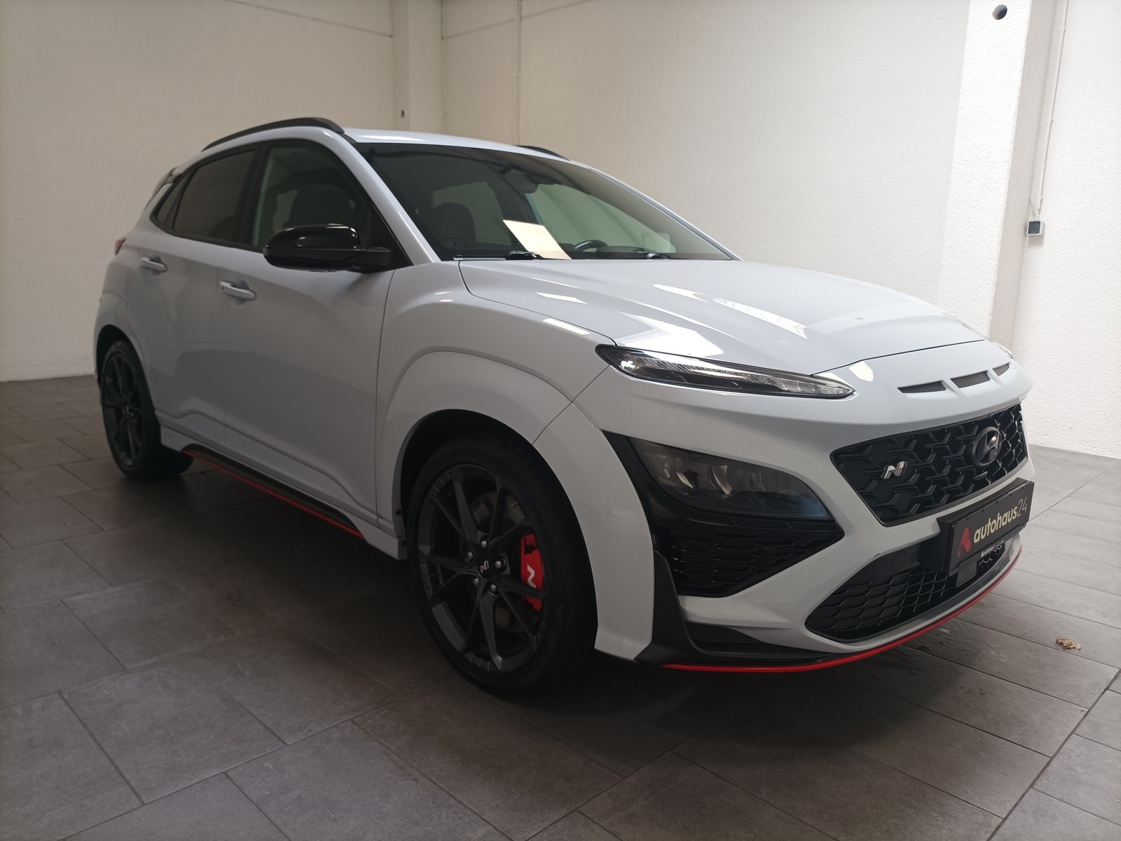 Hyundai Kona SUV / Crossover / Geländewagen HYUNDAI Kona 2.0 T-GDI N DCT Sports Utility Vehicle #1