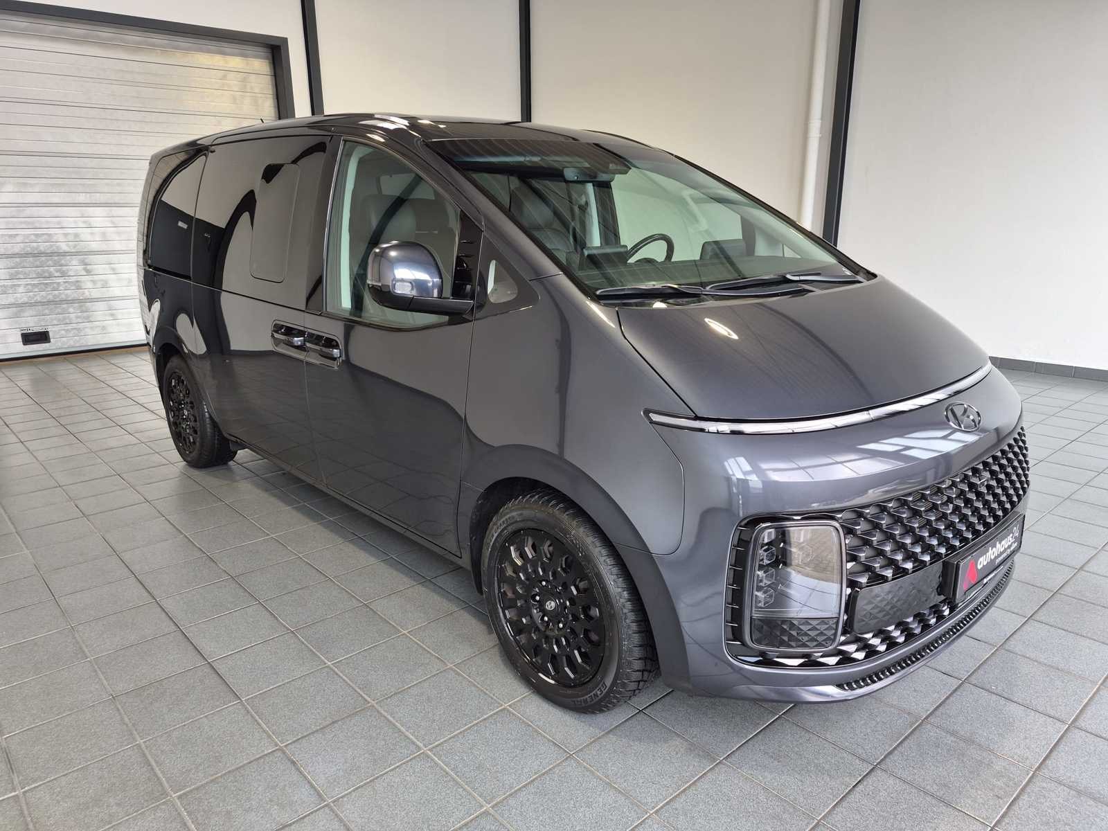 Hyundai Staria Sonstige HYUNDAI Staria 2.2 CRDi Signature 7-Sitzer Auto 4WD Van #1