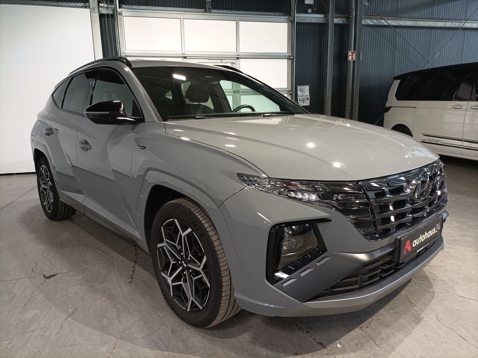 Hyundai Tucson SUV / Crossover / Geländewagen HYUNDAI Tucson 1.6 T-GDI Plug-in Hybrid 4WD Auto Sports Utility Vehicle #1