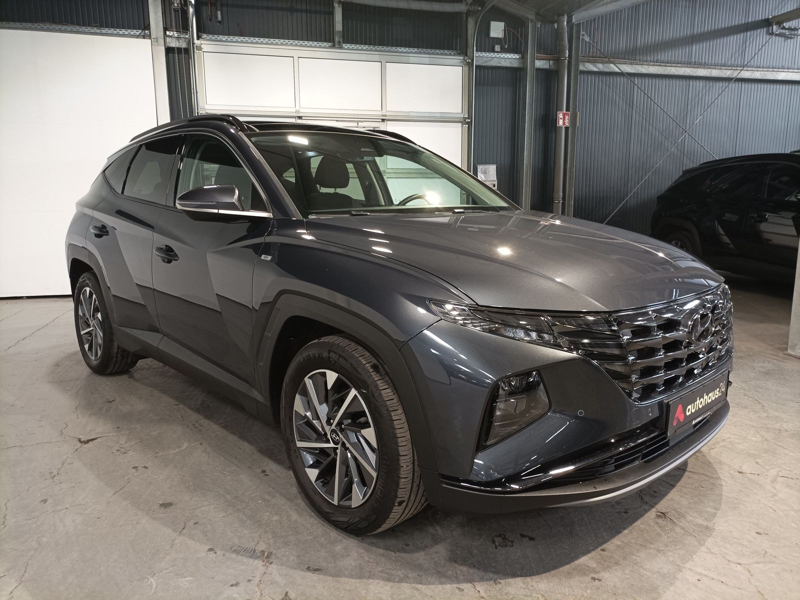 Hyundai Tucson SUV / Crossover / Geländewagen HYUNDAI Tucson 1.6 T-GDI 48V Trend DCT Sports Utility Vehicle #1