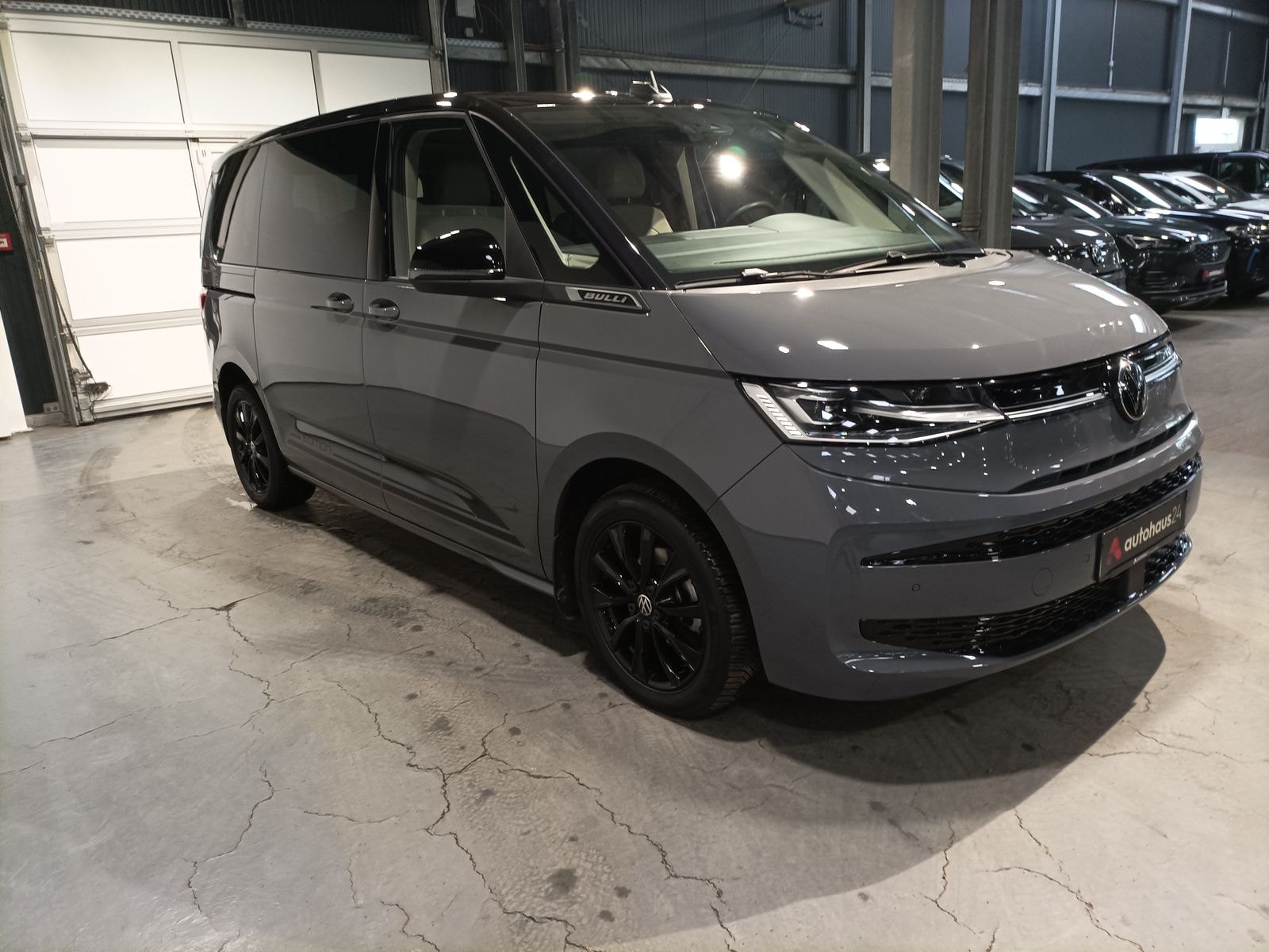 Volkswagen Multivan Kleinbus / Van VOLKSWAGEN Multivan 2,0 TDI SCR DSG Edition Van #1