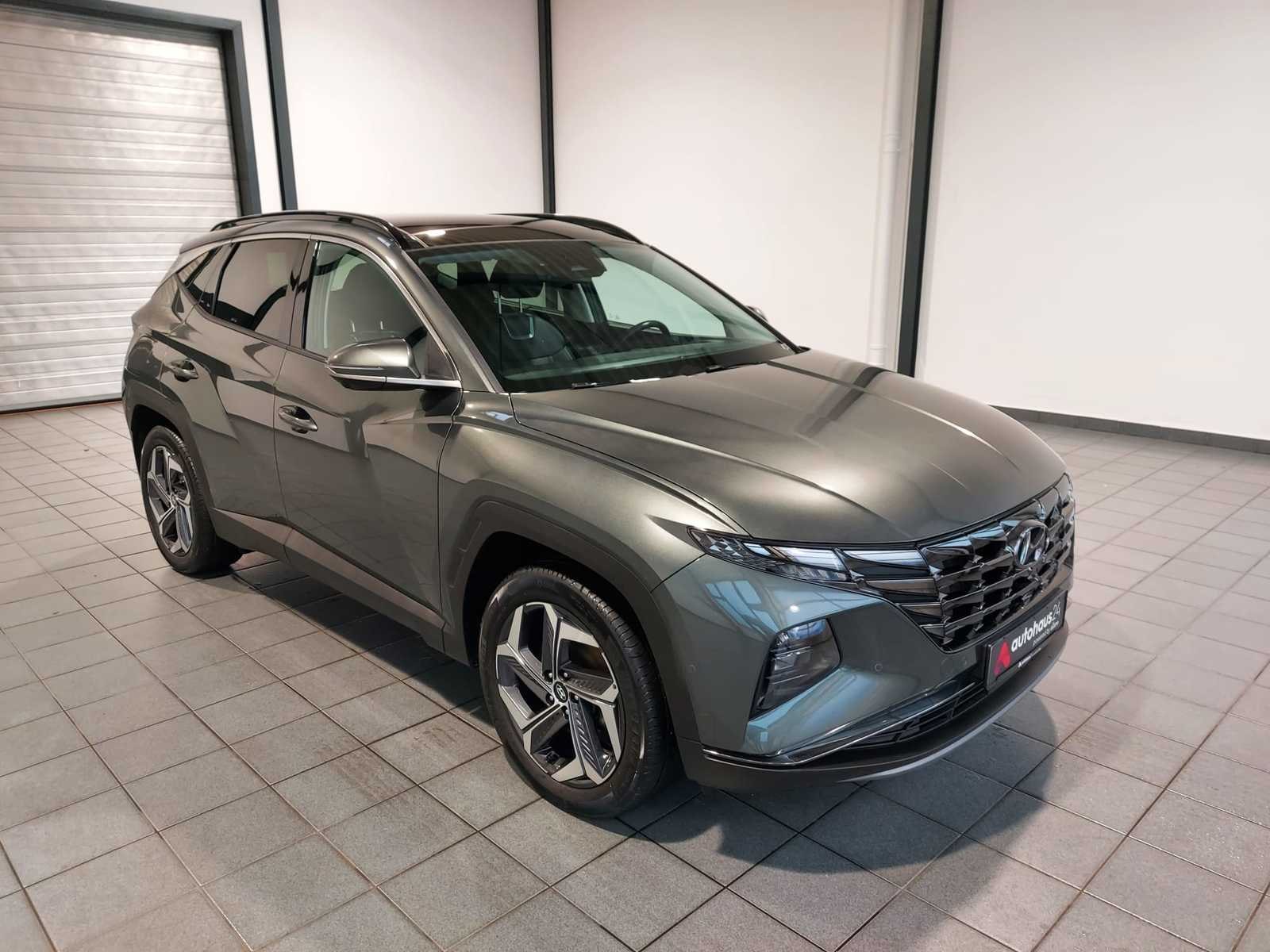 Hyundai Tucson SUV / Crossover / Geländewagen HYUNDAI Tucson 1.6 T-GDI Plug-in Hybrid 4WD Auto Sports Utility Vehicle #1