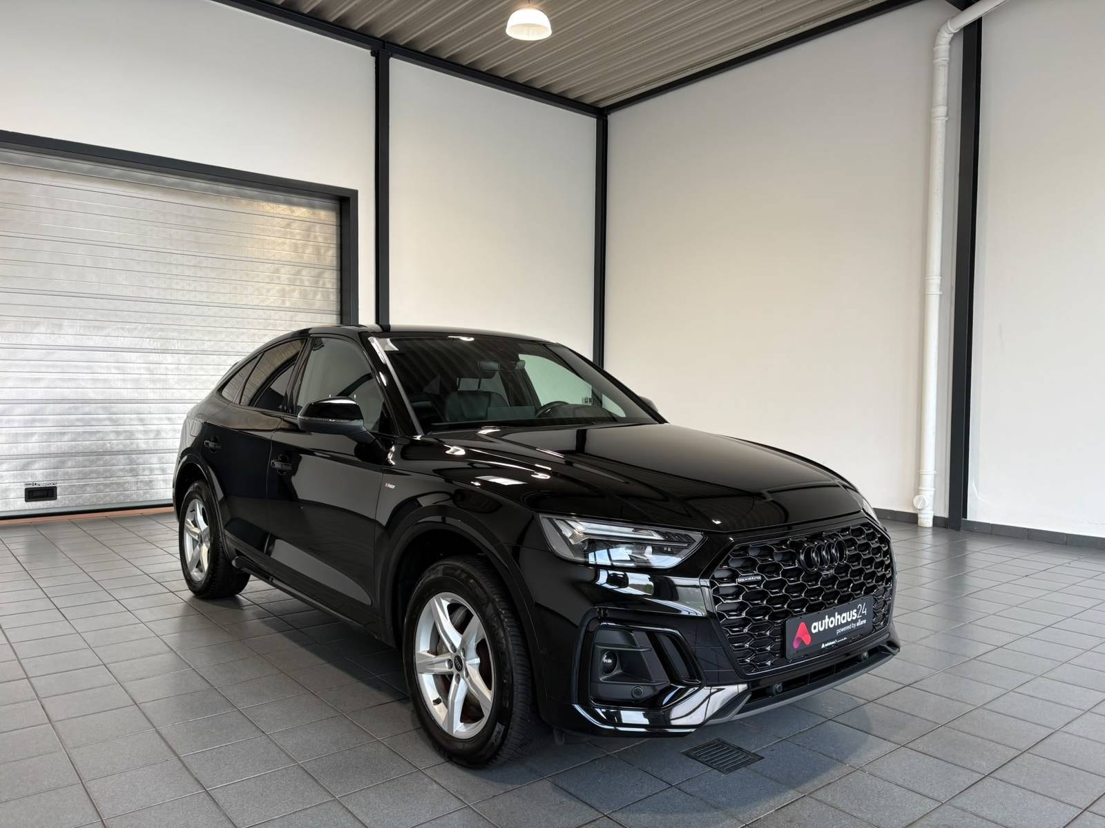 Audi Q5 SUV / Crossover / Geländewagen AUDI Q5 Sportback 40 TFSI S tronic quattro S line Sports Utility Vehicle #1