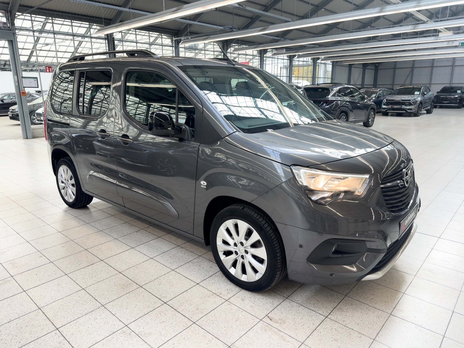 Opel Combo Kleinbus / Van OPEL Combo Life 1.5 Diesel 96kW S/S Ultimate Kompaktvan #1