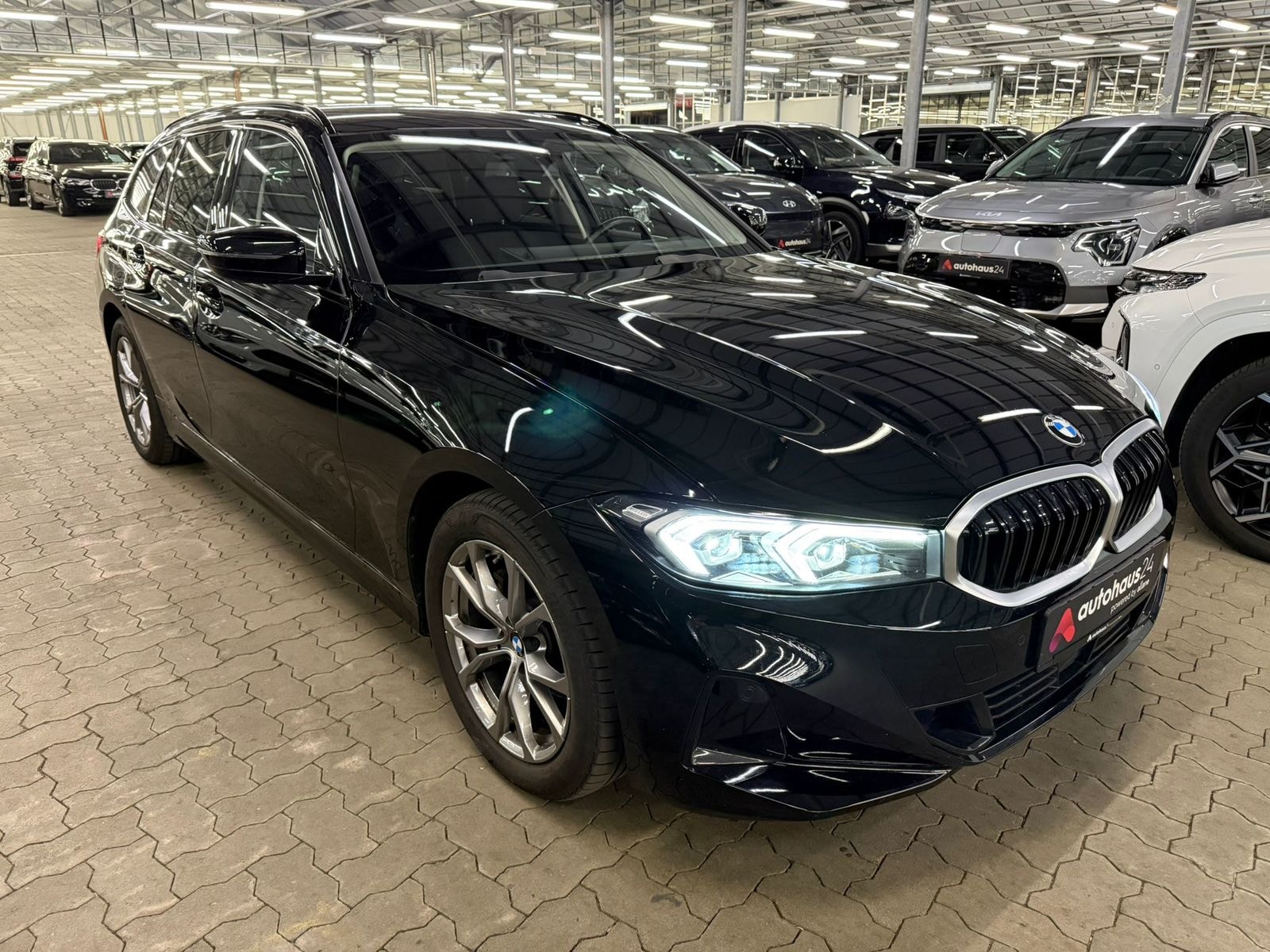 BMW 3er-Reihe Kombi BMW 3er-Reihe 318d Touring Auto Kombi #1