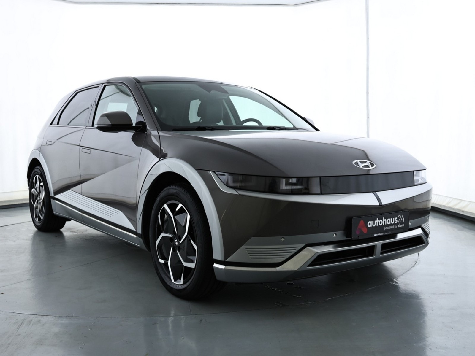 Hyundai IONIQ 5 Limousine HYUNDAI IONIQ 5 58 kWh 173 kW Allradantrieb Sports Utility Vehicle #1