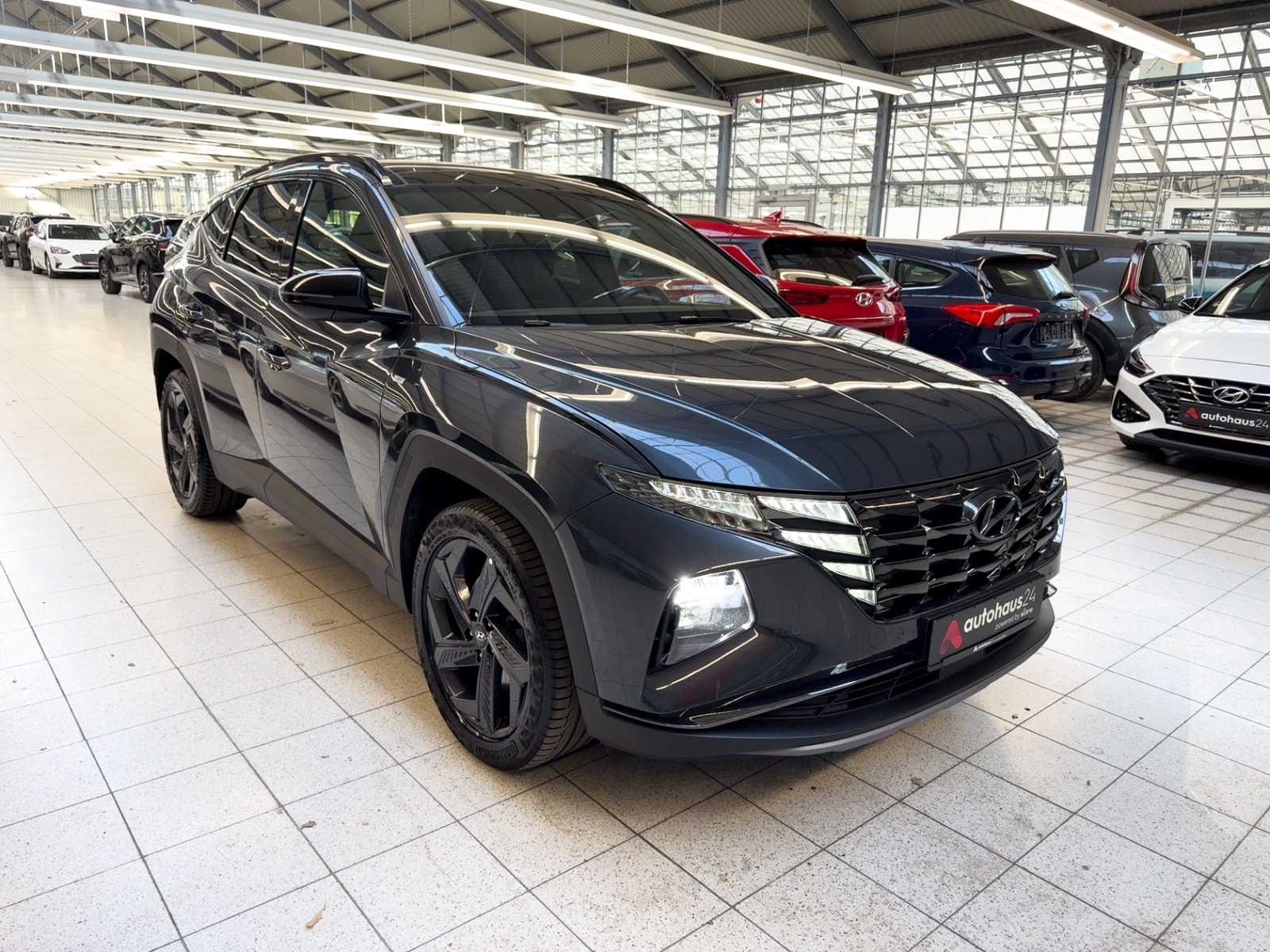 Hyundai Tucson SUV / Crossover / Geländewagen HYUNDAI Tucson 1.6 T-GDI 48V Blackline DCT Sports Utility Vehicle #1