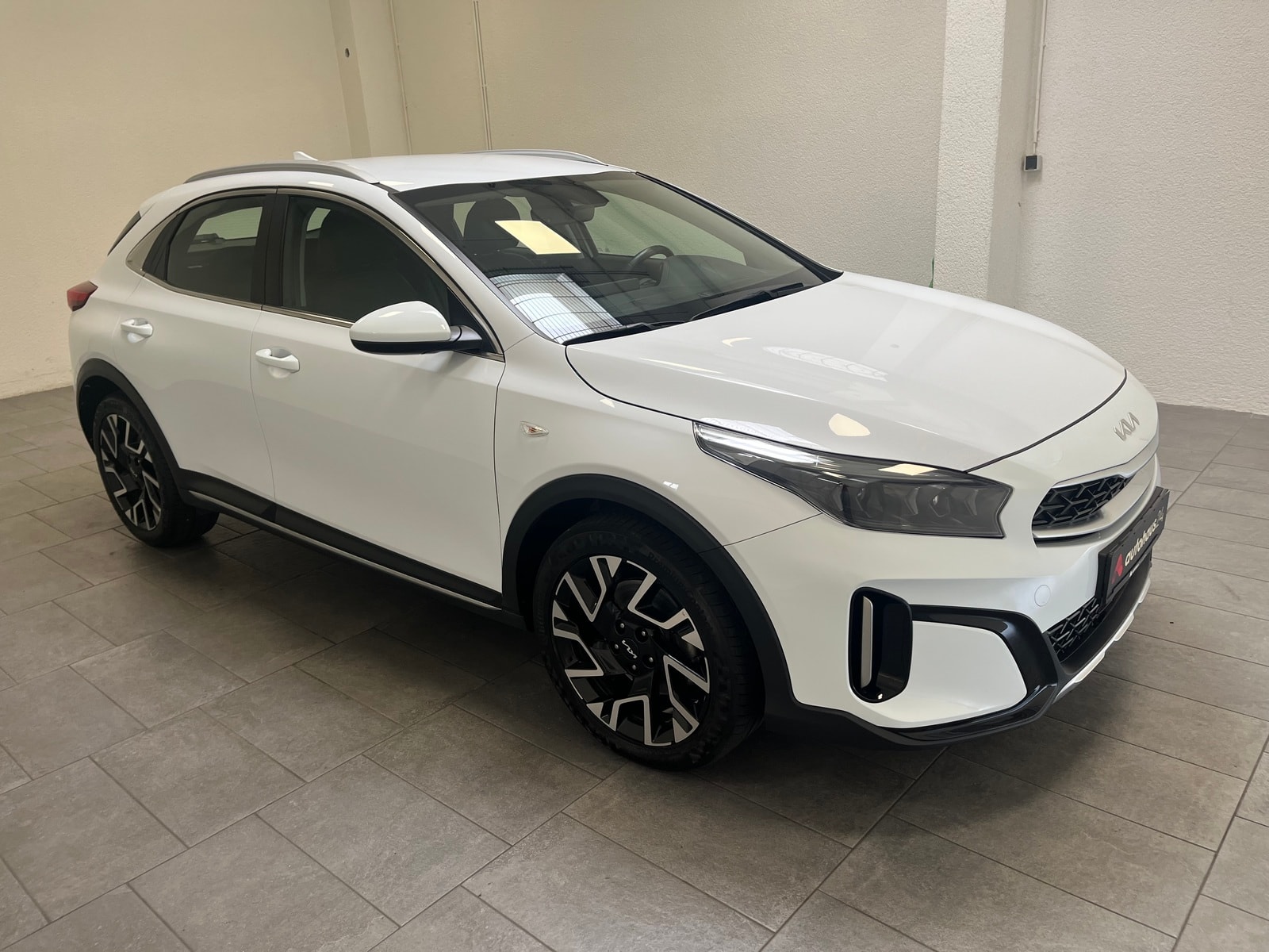 Kia XCeed SUV / Crossover / Geländewagen KIA XCeed 1.5 T-GDI DCT Vision Sports Utility Vehicle #1