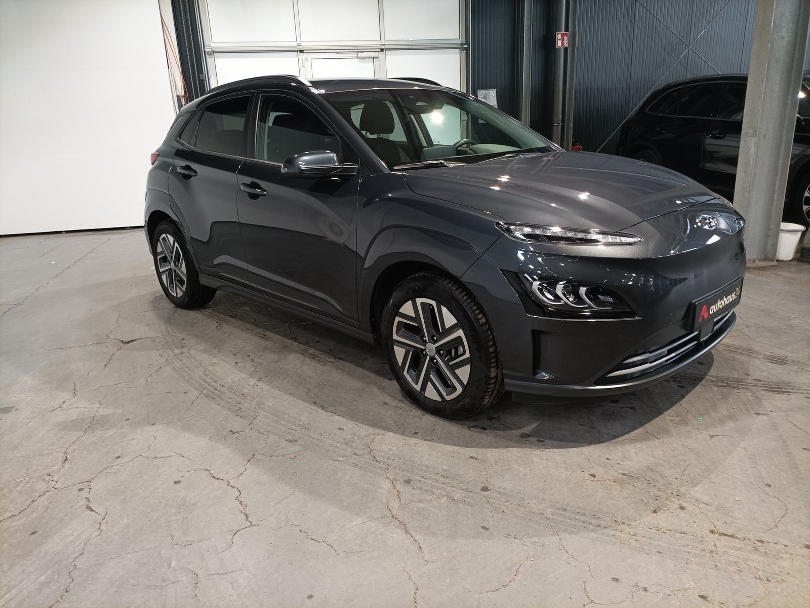 Hyundai Kona SUV / Crossover / Geländewagen HYUNDAI Kona ELEKTRO 100kW Advantage-Paket Sports Utility Vehicle #1