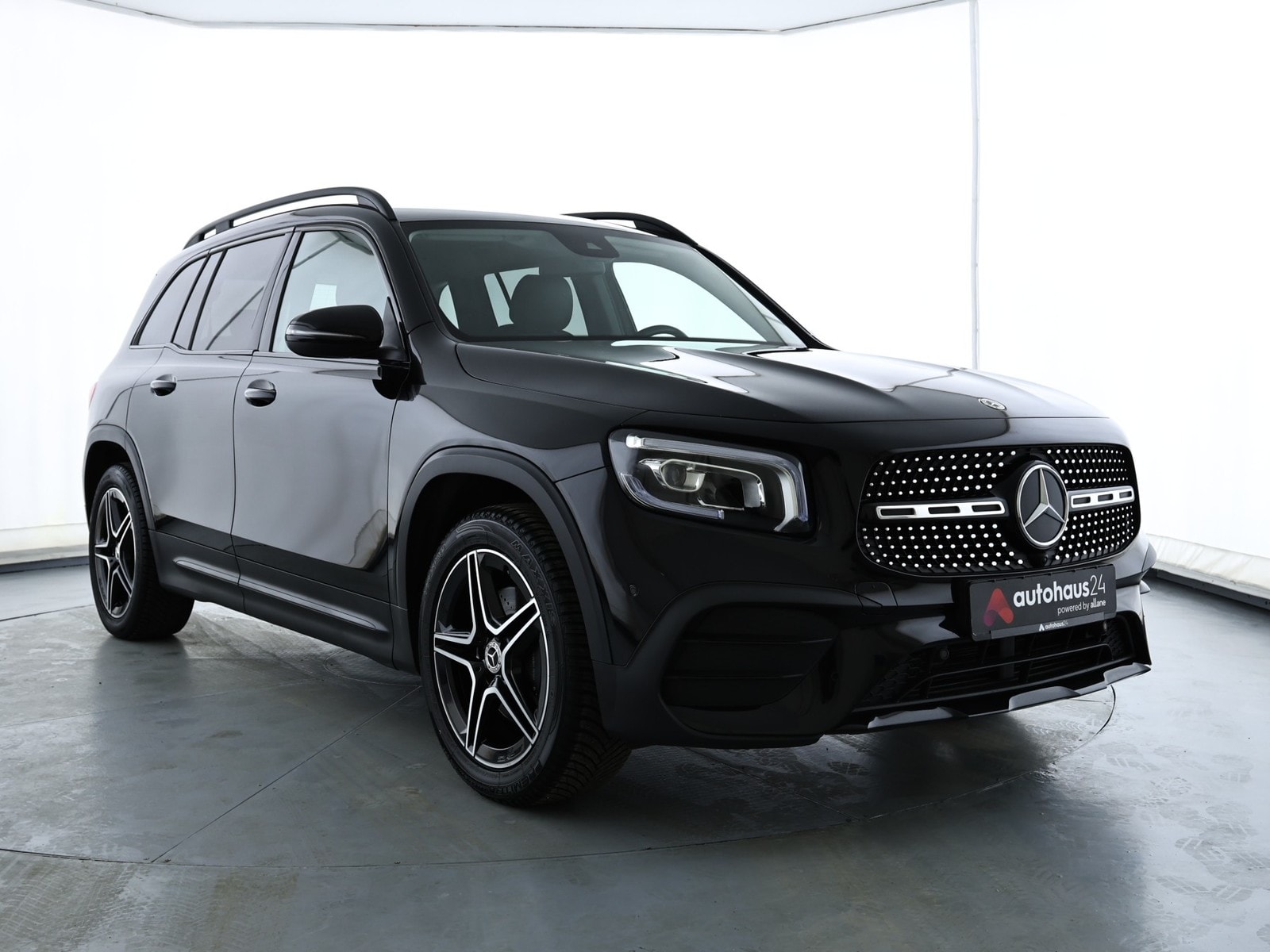 Mercedes-Benz GLB-Klasse SUV / Crossover / Geländewagen MERCEDES GLB GLB 180 DCT Sports Utility Vehicle #1