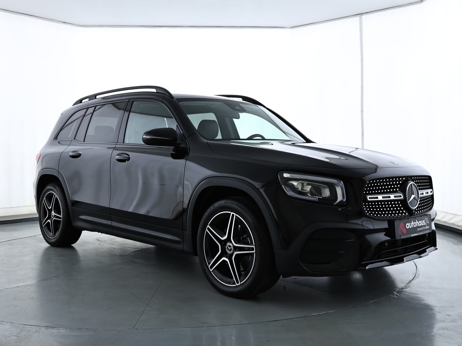 Mercedes-Benz GLB-Klasse SUV / Crossover / Geländewagen MERCEDES GLB GLB 180 DCT Sports Utility Vehicle #1