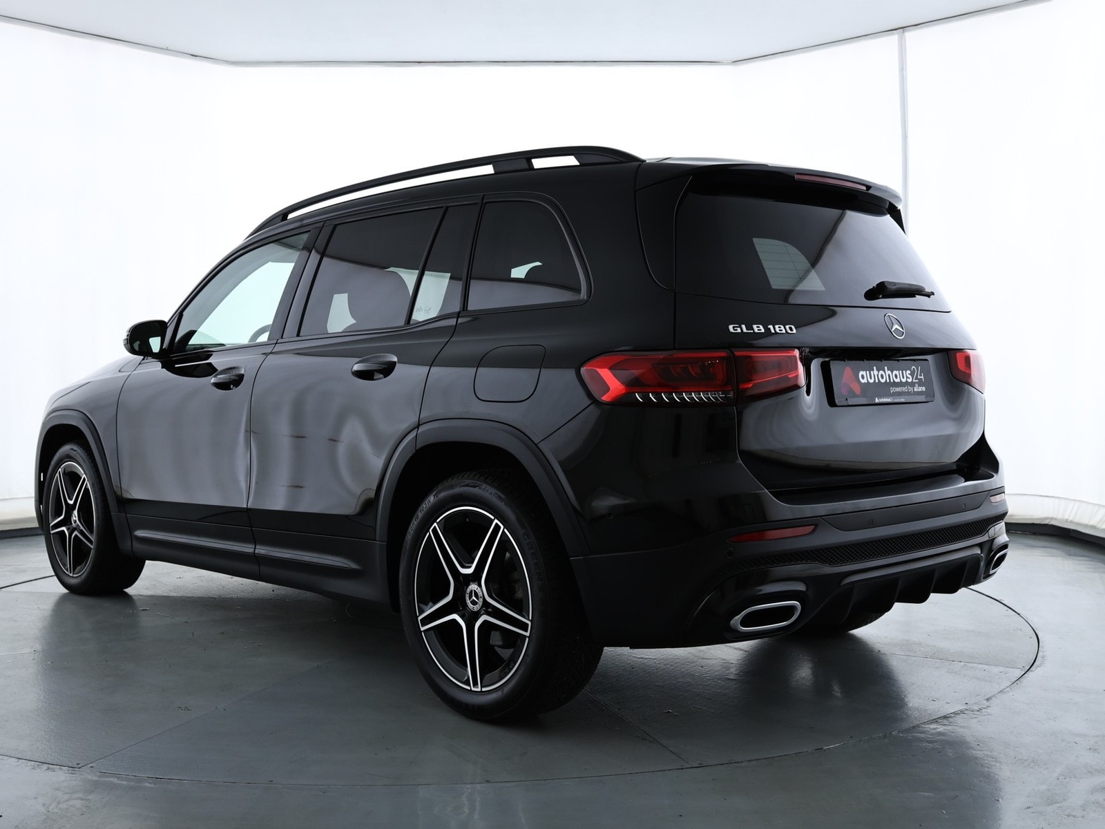 Mercedes Benz GLB-Klasse SUV GLB 180 AMG Line Edition 2022 #4