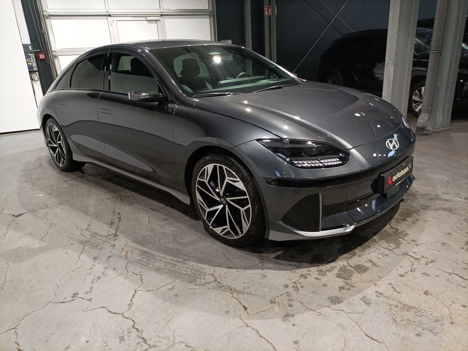 Hyundai IONIQ 6 Limousine HYUNDAI IONIQ 6 77,4kWh 168kW Dynamiq Limousine #1