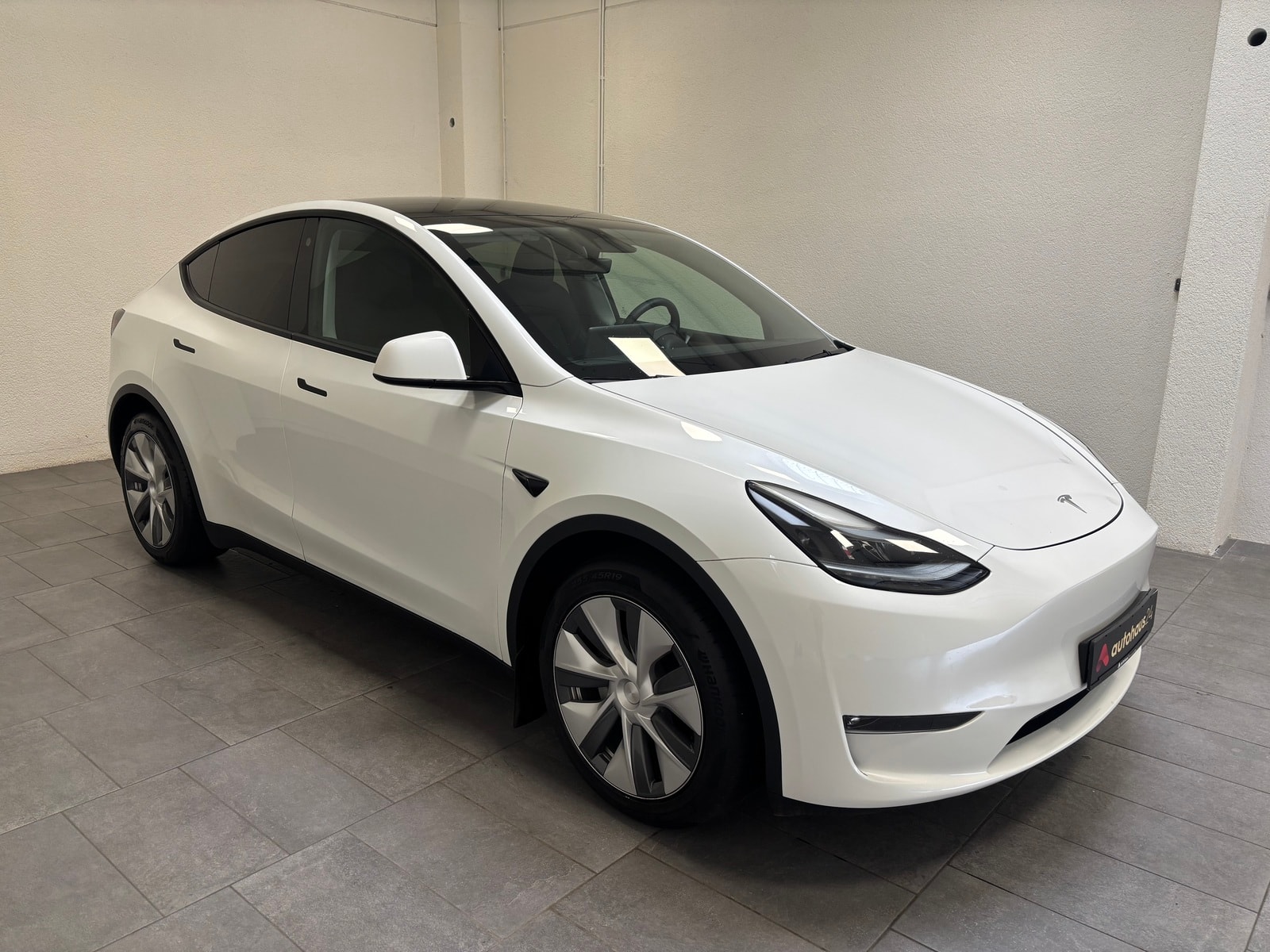 TESLA Model Y SUV / Crossover / Geländewagen TESLA Model Y Long Range Dual Motor AWD Schräghecklimousine #1