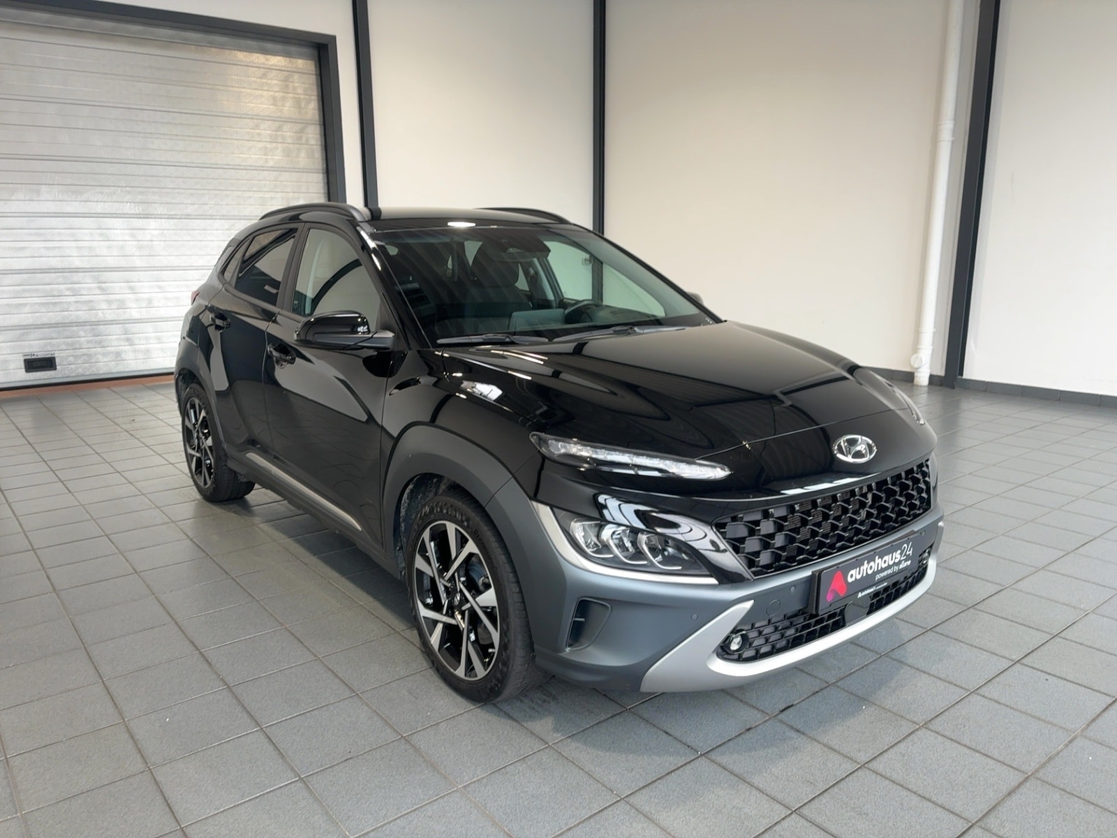 Hyundai Kona SUV / Crossover / Geländewagen HYUNDAI Kona 1.6 T-GDI Prime DCT Sports Utility Vehicle #1