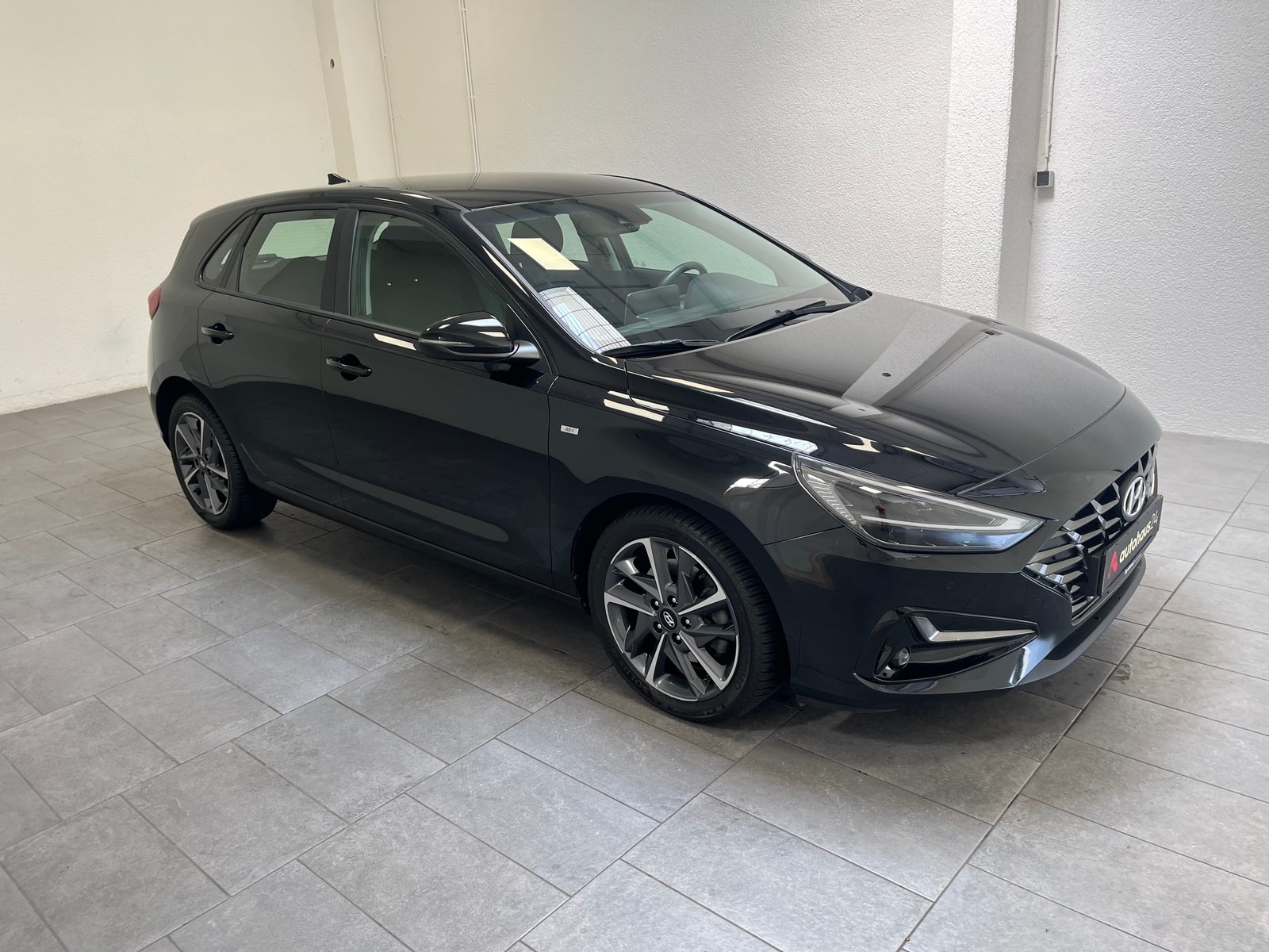 Hyundai i30 Limousine HYUNDAI i30 1.5 T-GDI Hybrid Trend DCT Schräghecklimousine #1