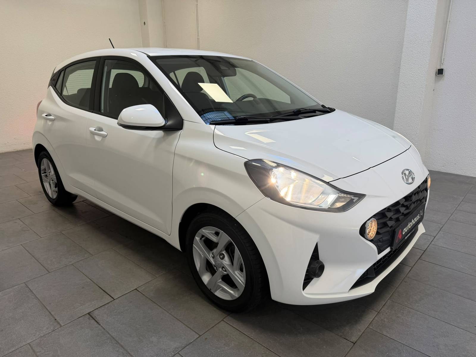 Hyundai i10 Limousine HYUNDAI i10 1.2 Trend Schräghecklimousine #1