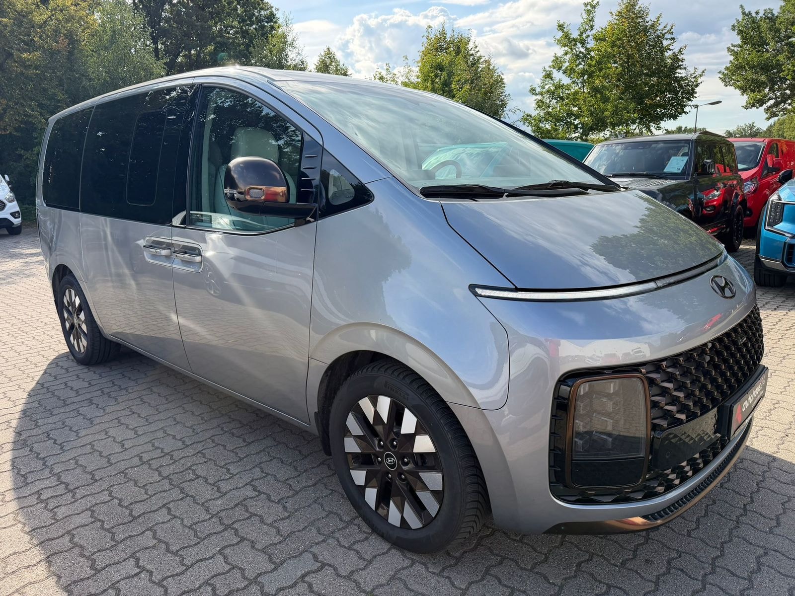 Hyundai Staria Kleinbus / Van HYUNDAI Staria 2.2 CRDi Signature 7-Sitzer Auto 4WD Van #1