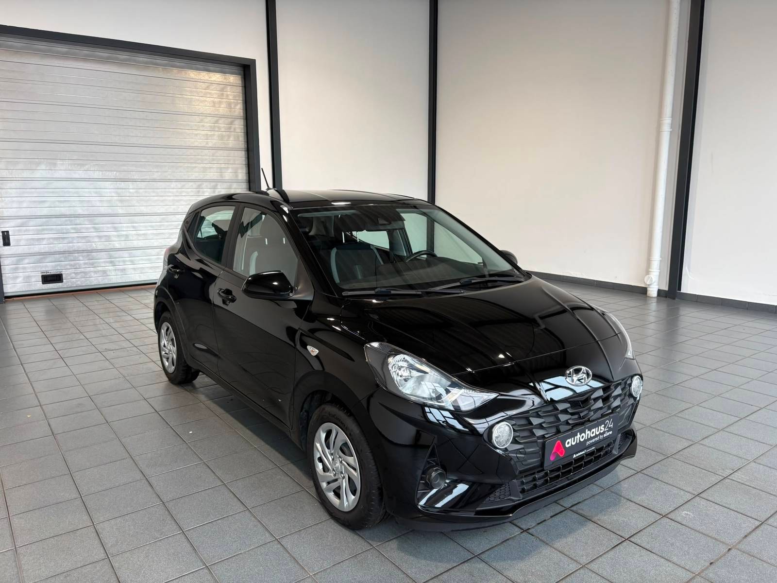 Hyundai i10 Limousine HYUNDAI i10 1.0 Select Schräghecklimousine #1