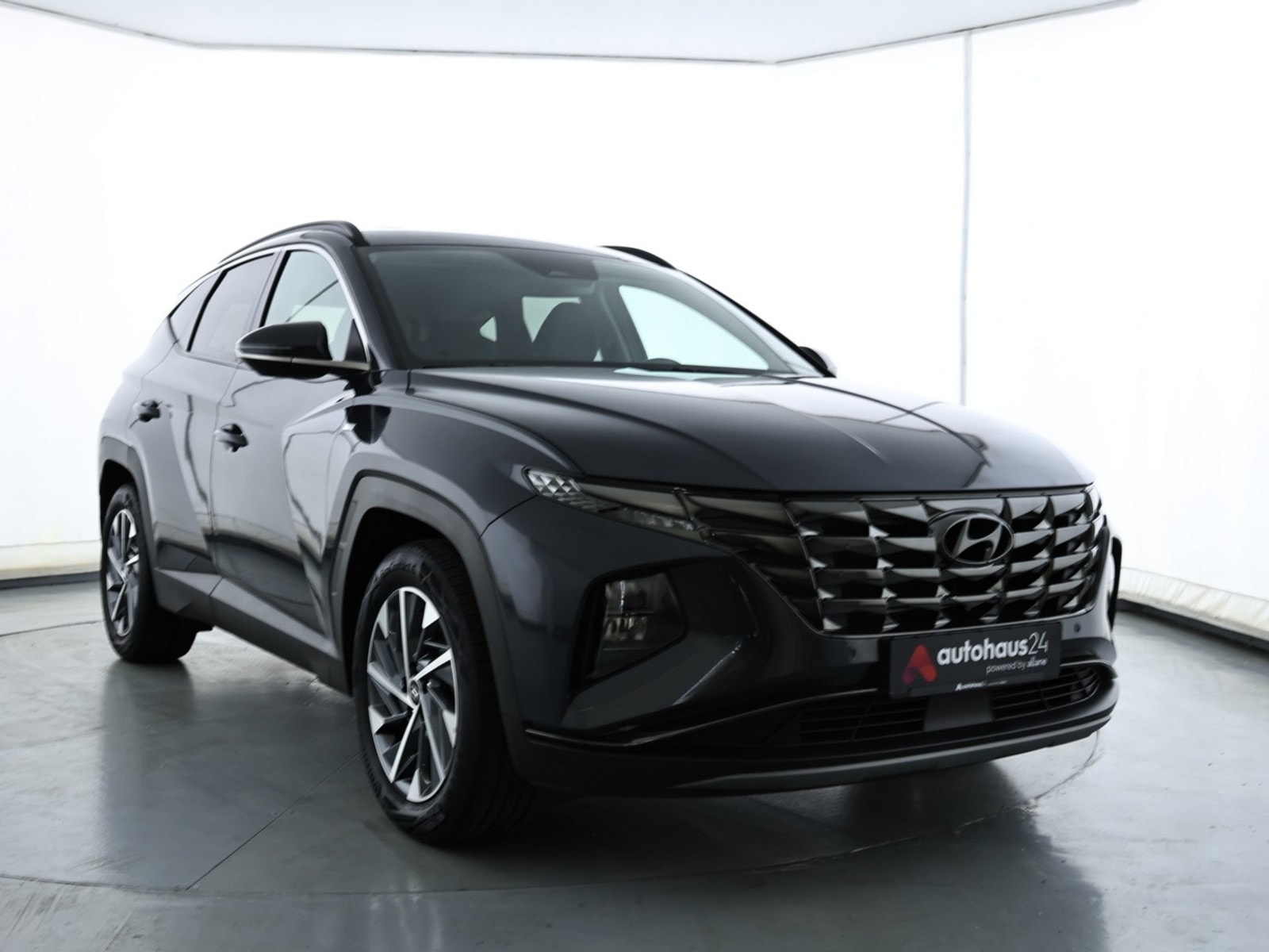 Hyundai Tucson SUV / Crossover / Geländewagen HYUNDAI Tucson 1.6 CRDi 100kW 48V Trend DCT Sports Utility Vehicle #1