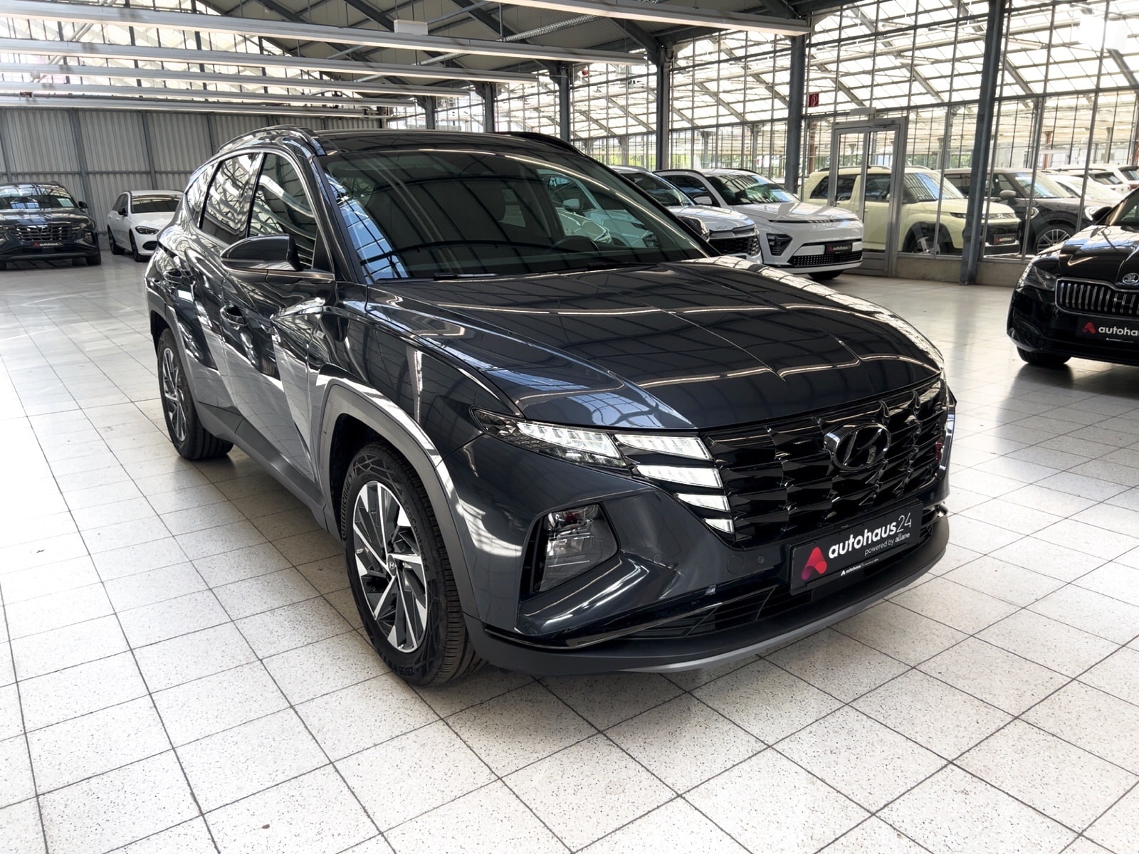 Hyundai Tucson SUV / Crossover / Geländewagen HYUNDAI Tucson 1.6 CRDi 100kW 48V Trend DCT 4WD Sports Utility Vehicle #1