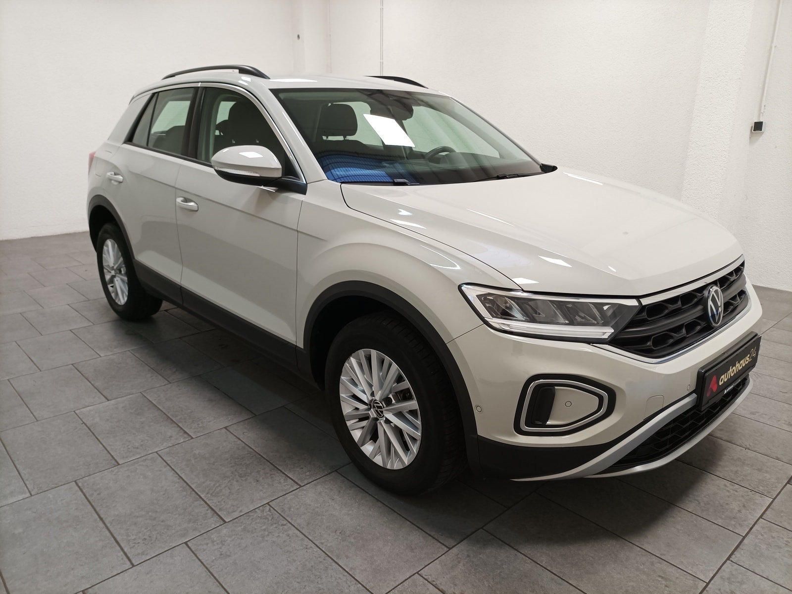 Volkswagen T-Roc SUV / Crossover / Geländewagen VOLKSWAGEN T-Roc 1.0 TSI OPF Life Sports Utility Vehicle #1