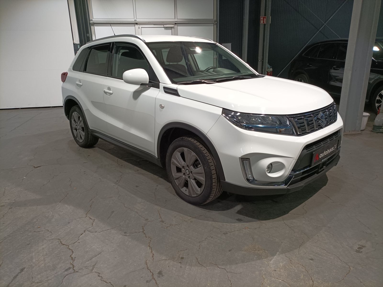 Suzuki Vitara SUV / Crossover / Geländewagen SUZUKI Vitara 1.5 DUALJET Hybrid Comfort AGS Allgrip Sports Utility Vehicle #1