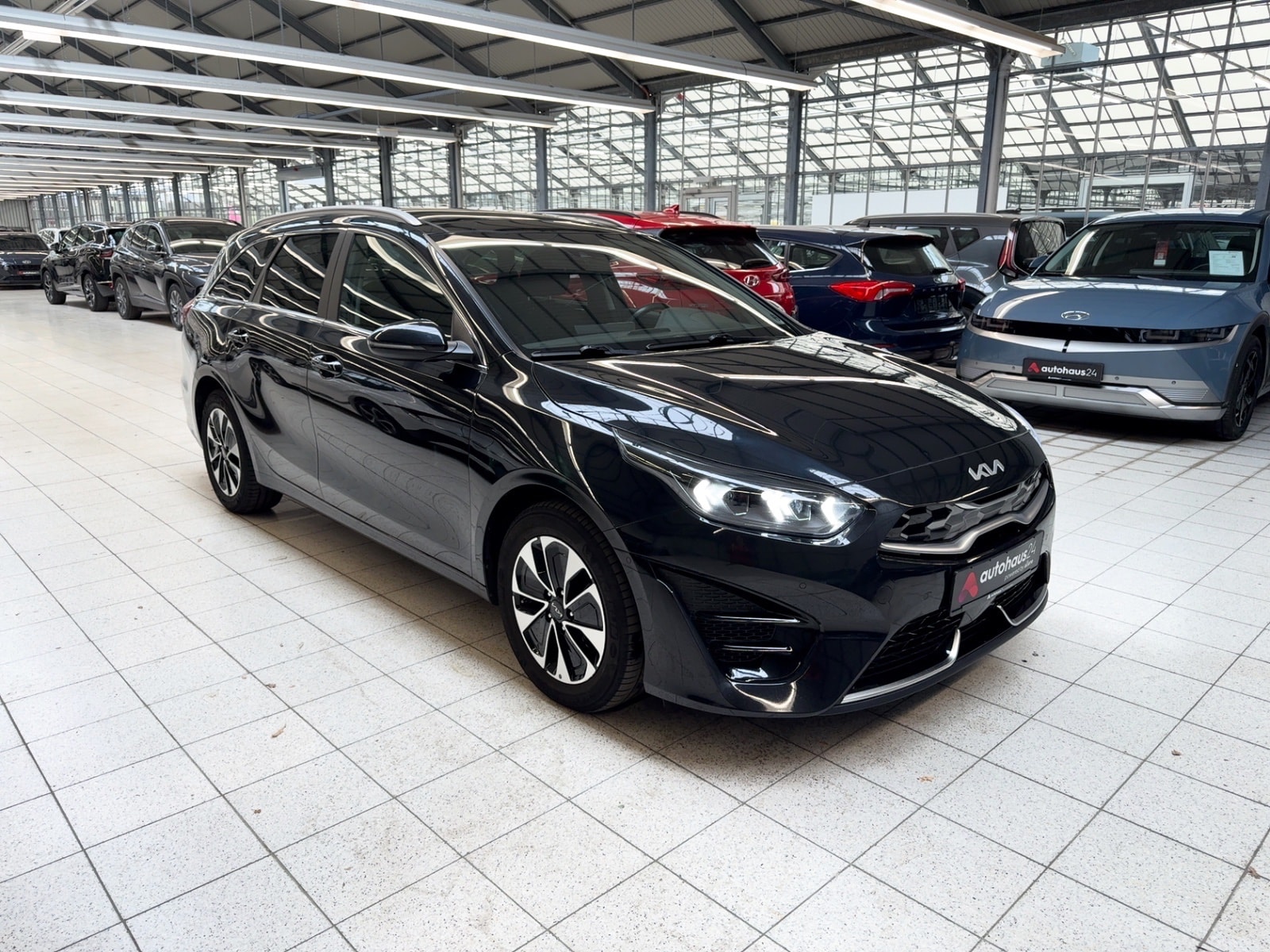 Kia Ceed Sportswagon Kombi KIA Ceed 1.6 GDI Plug-In Hybrid Platinum SW Kombi #1