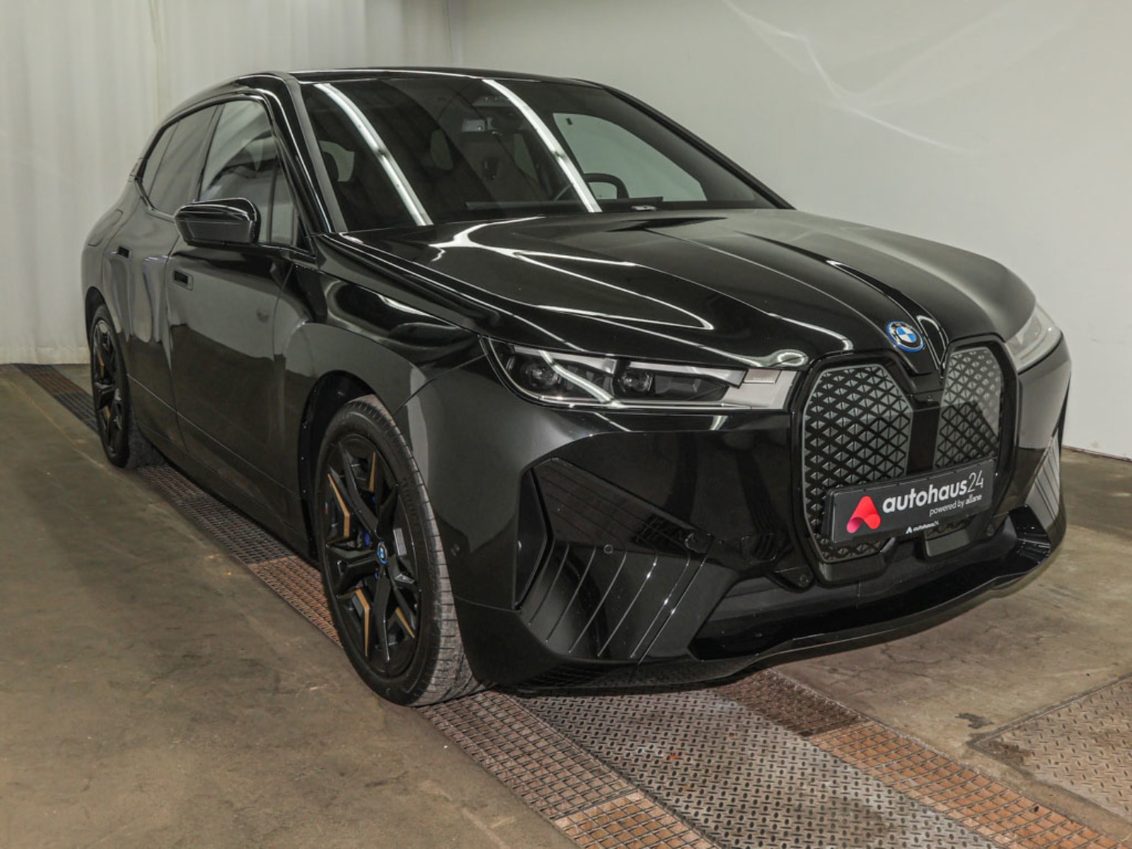 BMW iX SUV / Crossover / Geländewagen BMW iX xDrive40 Sports Utility Vehicle #1