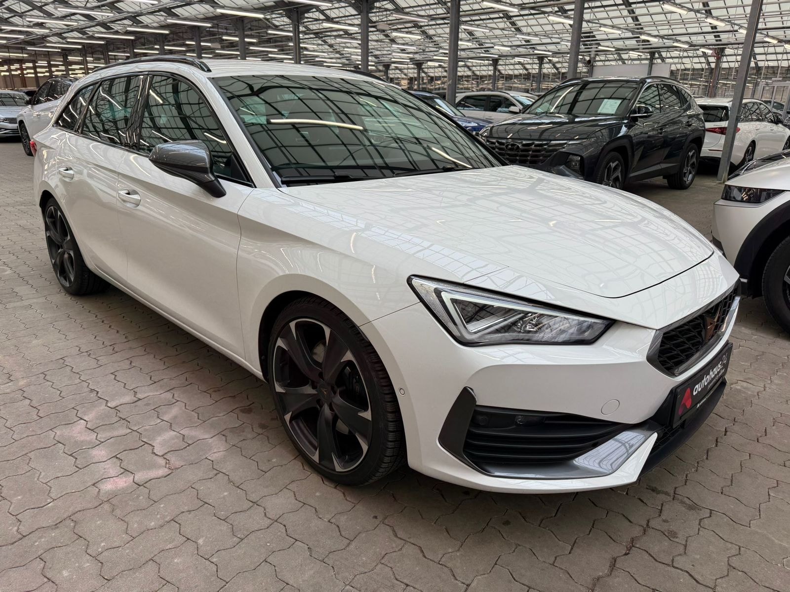 CUPRA Leon Kombi CUPRA Leon 2.0 TSI 180kW DSG Sportstourer Kombi #1