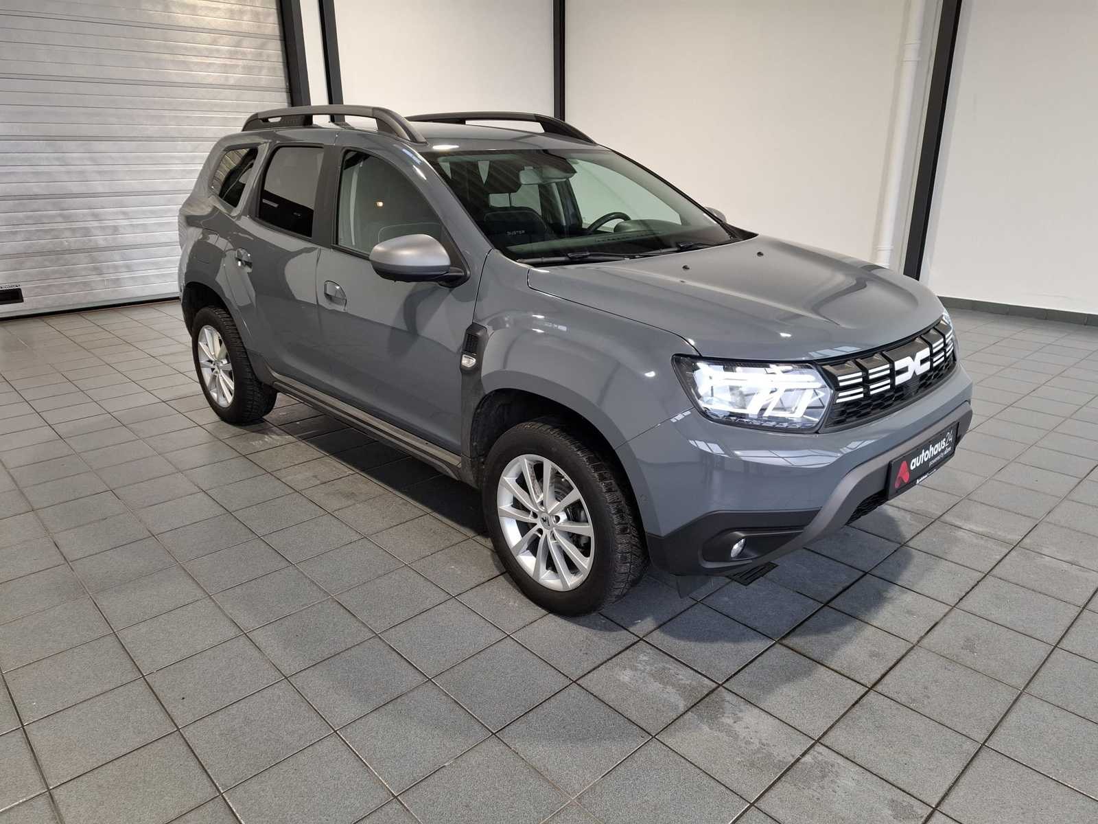 Dacia Duster SUV / Crossover / Geländewagen DACIA Duster TCe 130 Journey+ Sports Utility Vehicle #1