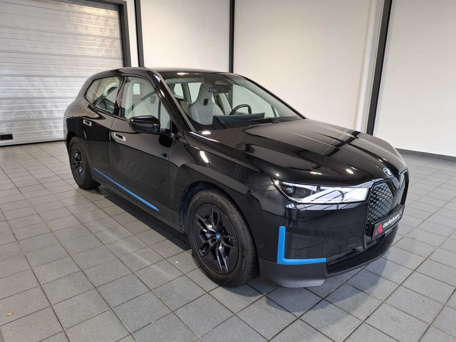 BMW iX SUV / Crossover / Geländewagen BMW iX xDrive40 Sports Utility Vehicle #1