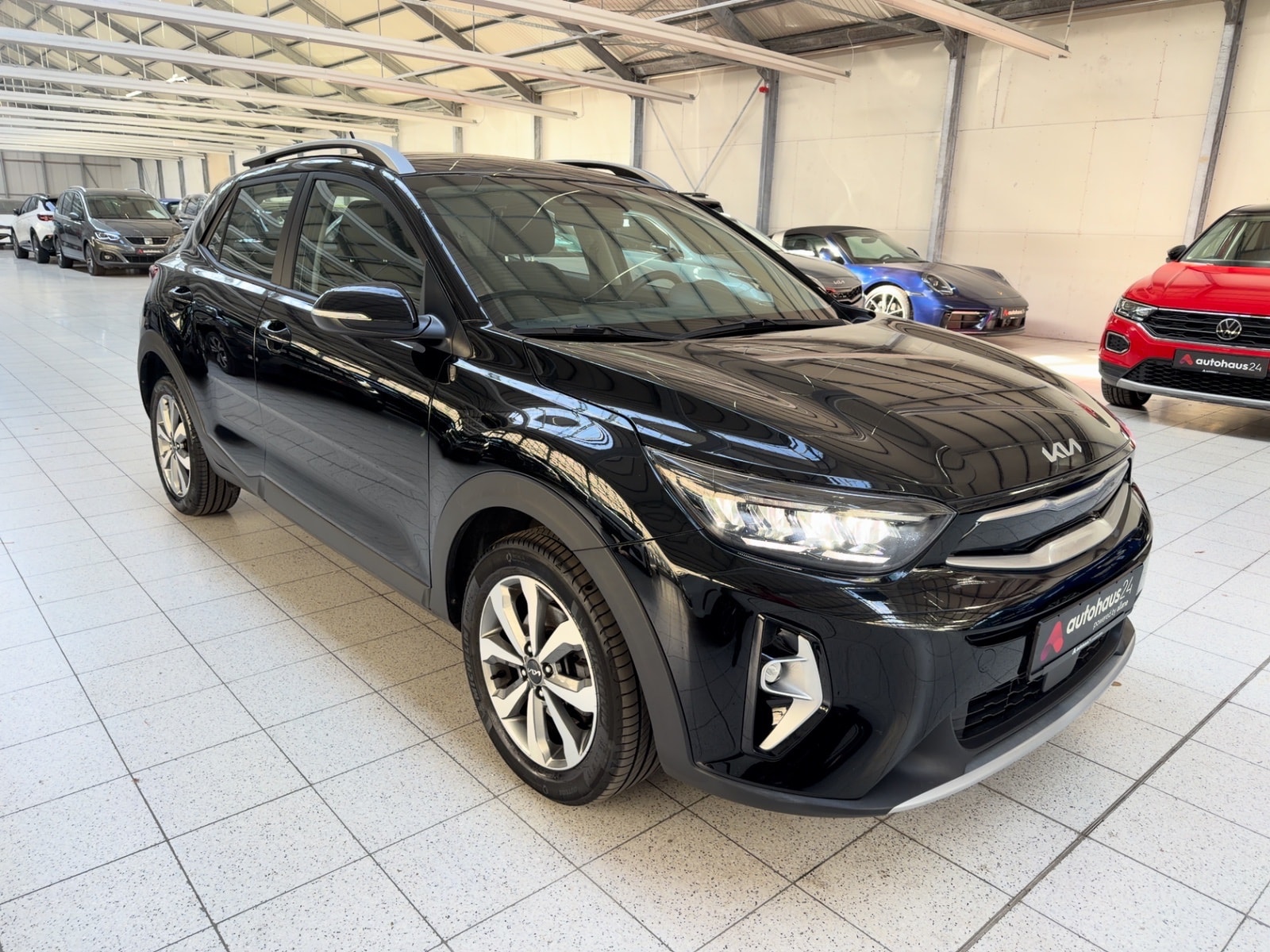 Kia Stonic SUV / Crossover / Geländewagen KIA Stonic 1.0 T-GDI 100 Vision DCT7 Sports Utility Vehicle #1
