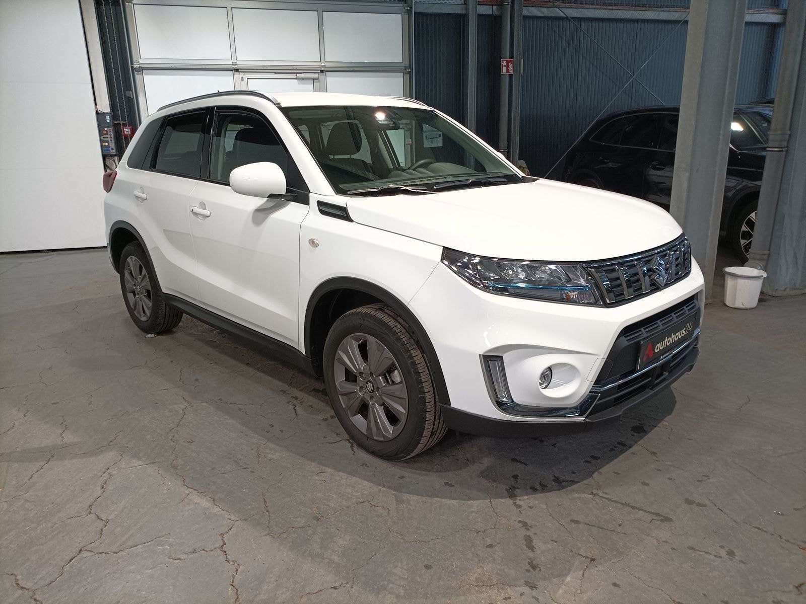 Suzuki Vitara SUV / Crossover / Geländewagen SUZUKI Vitara 1.5 DUAJET Hybrid Comfort AGS Sports Utility Vehicle #1