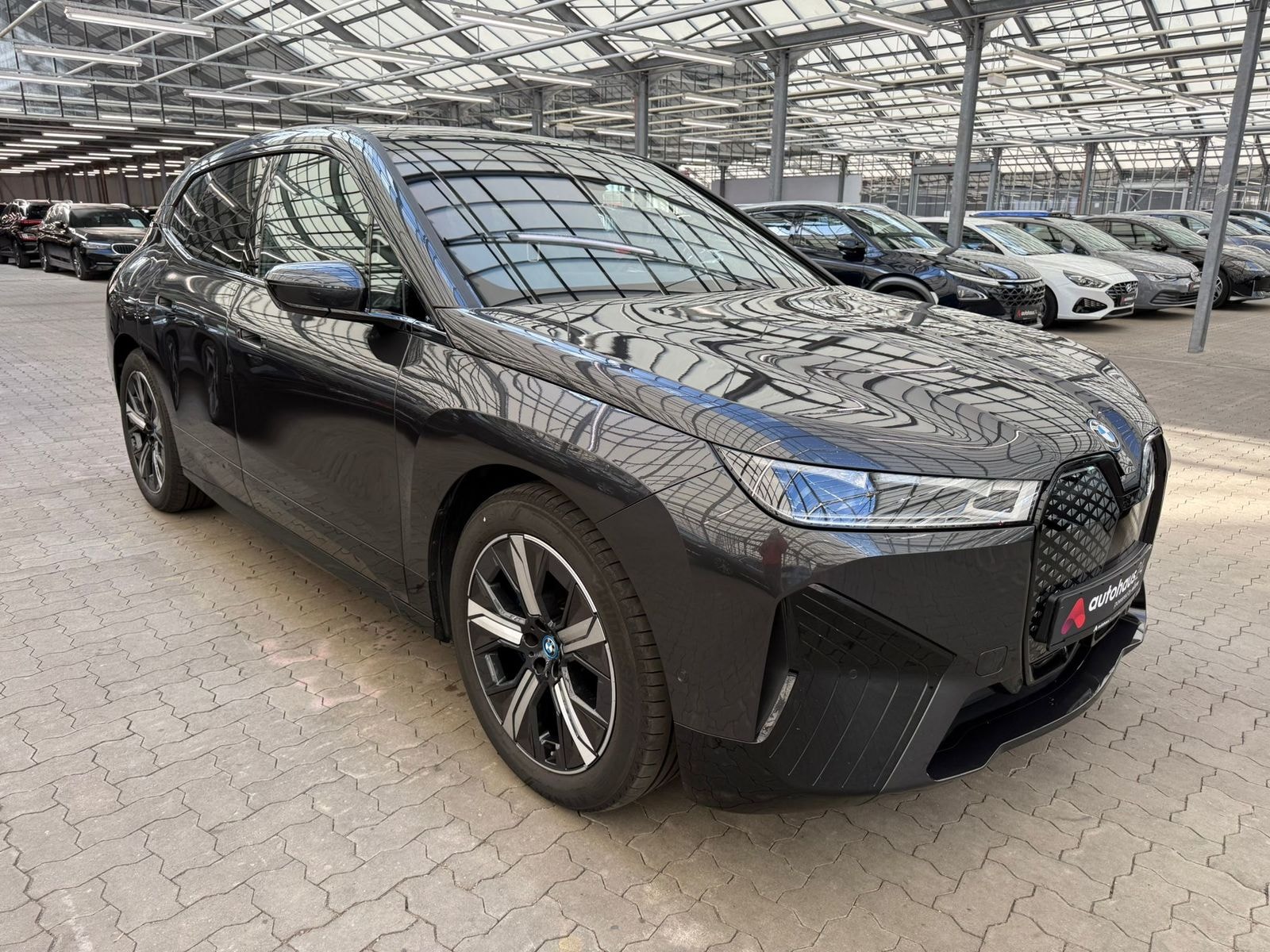 BMW iX SUV / Crossover / Geländewagen BMW iX xDrive40 Sports Utility Vehicle #1