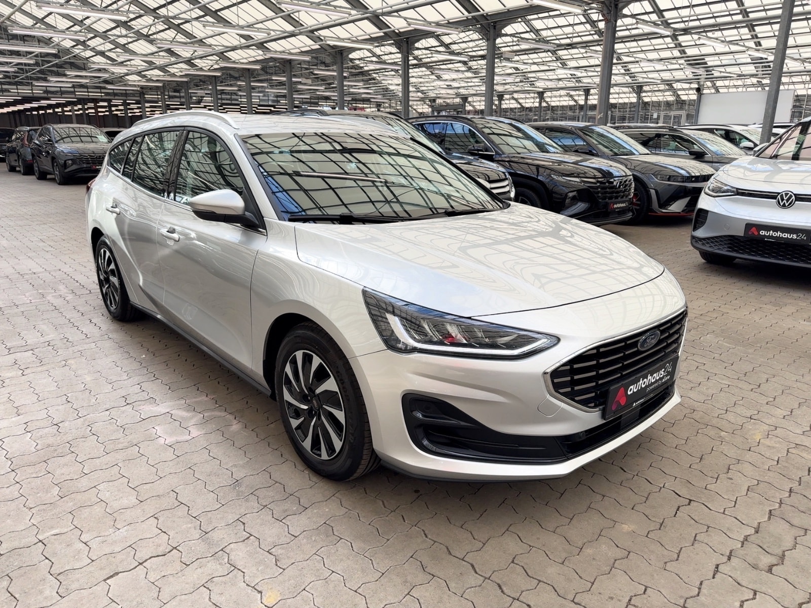 Ford Focus Kombi FORD Focus 1,5 EcoBlue Titanium Turnier Auto Kombi #1