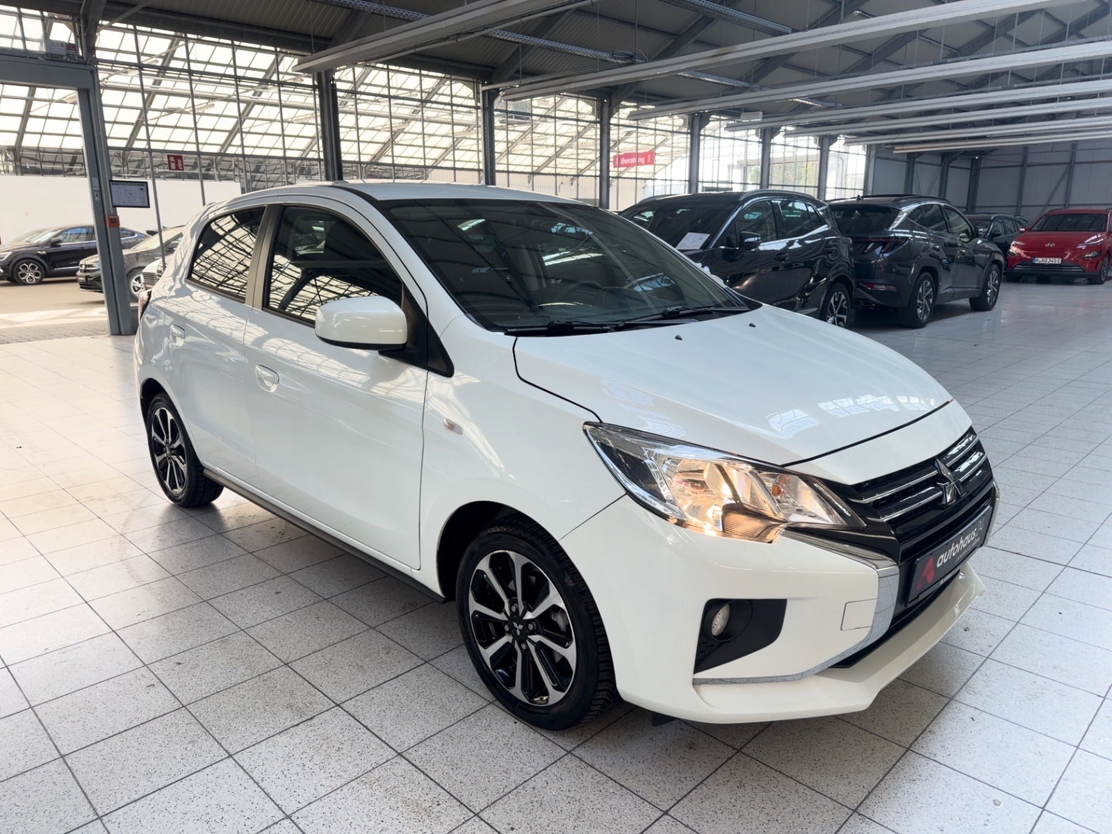 Mitsubishi Space Star Limousine MITSUBISHI Space Star 1.2 MIVEC AS&G Select+ CVT Schräghecklimousine #1