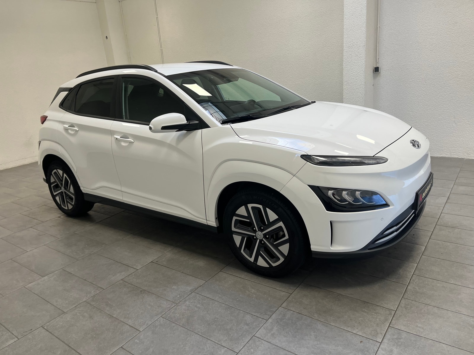 Hyundai Kona SUV / Crossover / Geländewagen HYUNDAI Kona ELEKTRO 100kW Sports Utility Vehicle #1