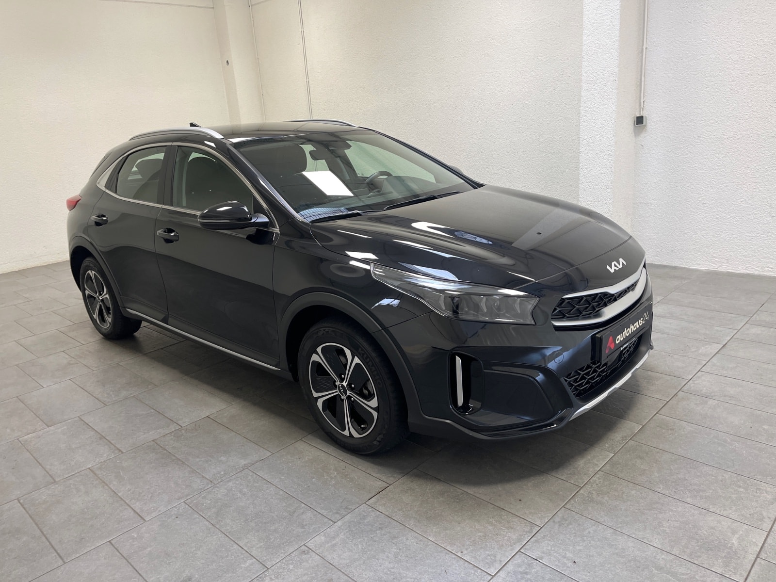 Kia XCeed SUV / Crossover / Geländewagen KIA XCeed 1.6 GDI Plug-In Hybrid DCT6 Vision Sports Utility Vehicle #1