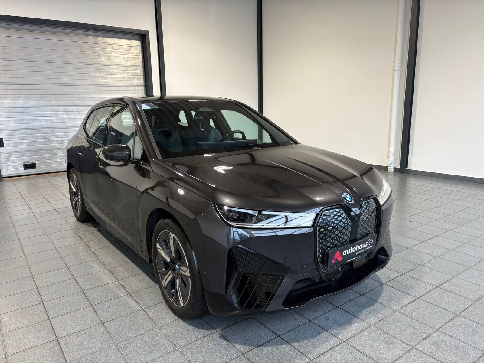 BMW iX SUV / Crossover / Geländewagen BMW iX xDrive40 Sports Utility Vehicle #1