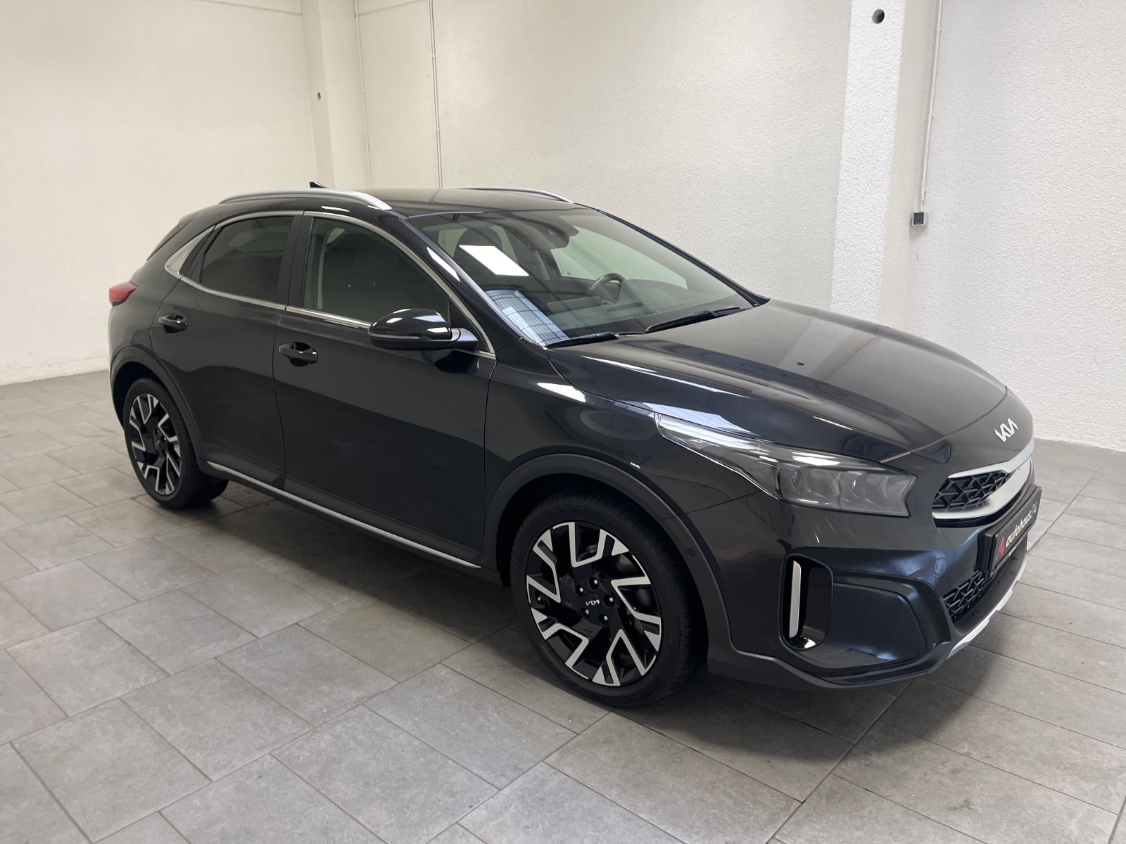 Kia XCeed SUV / Crossover / Geländewagen KIA XCeed 1.6 GDI Plug-In Hybrid DCT6 Platinum Sports Utility Vehicle #1