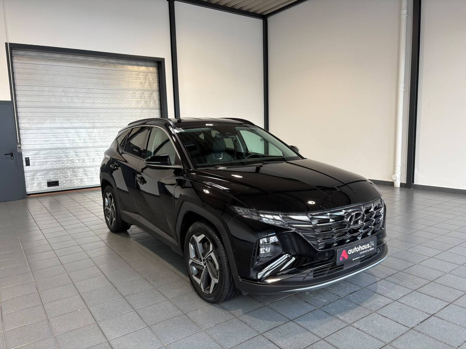 Hyundai Tucson SUV / Crossover / Geländewagen HYUNDAI Tucson 1.6 T-GDI Plug-in Hybrid 4WD Auto Sports Utility Vehicle #1